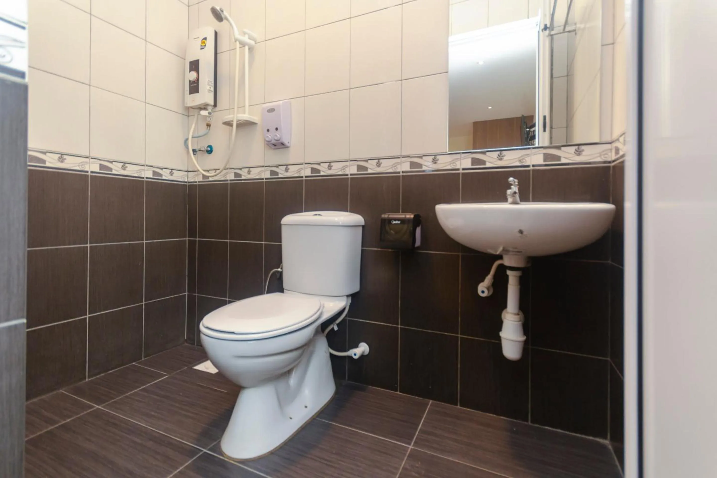 Bathroom in Hotel O The Vintage Hotel