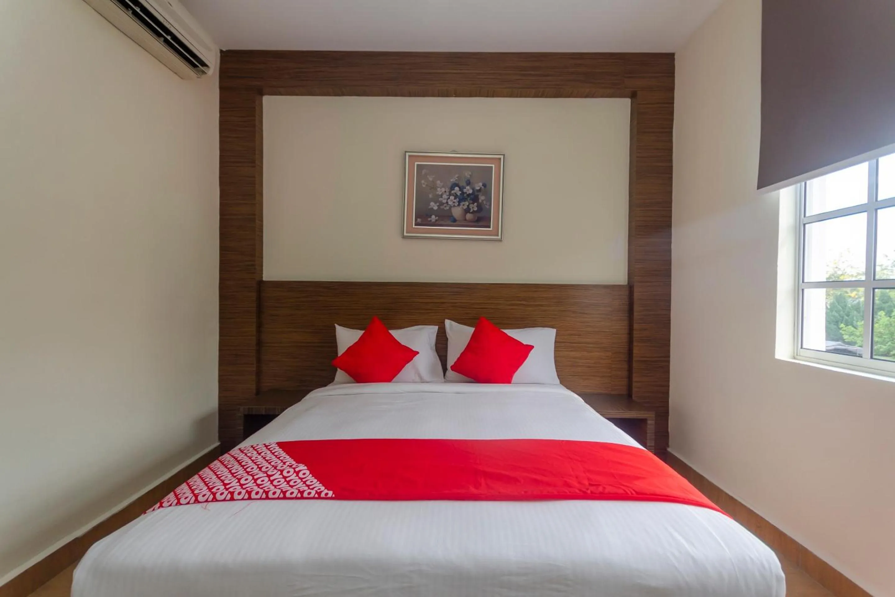 Bedroom, Bed in Hotel O The Vintage Hotel