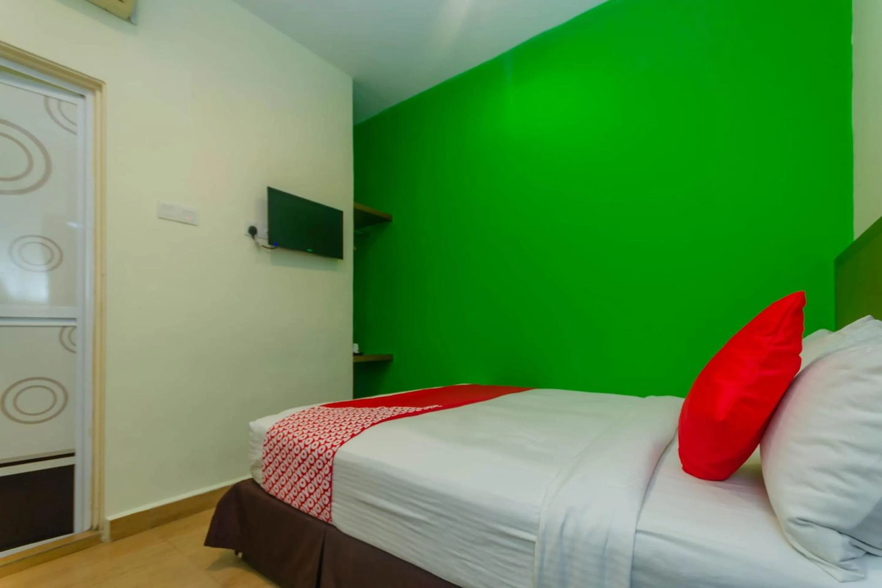 Bedroom, Bed in Hotel O The Vintage Hotel