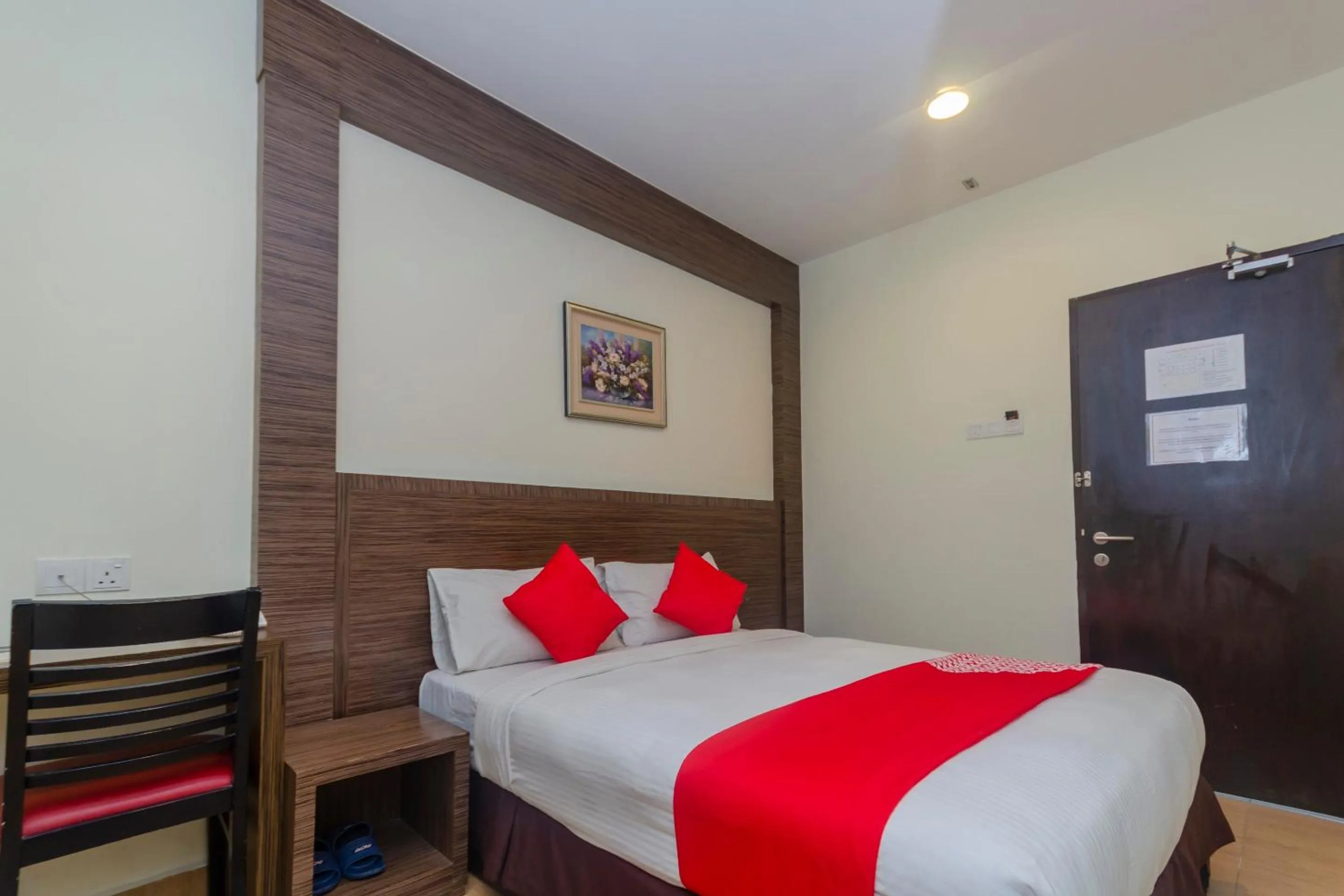 Bedroom, Bed in Hotel O The Vintage Hotel