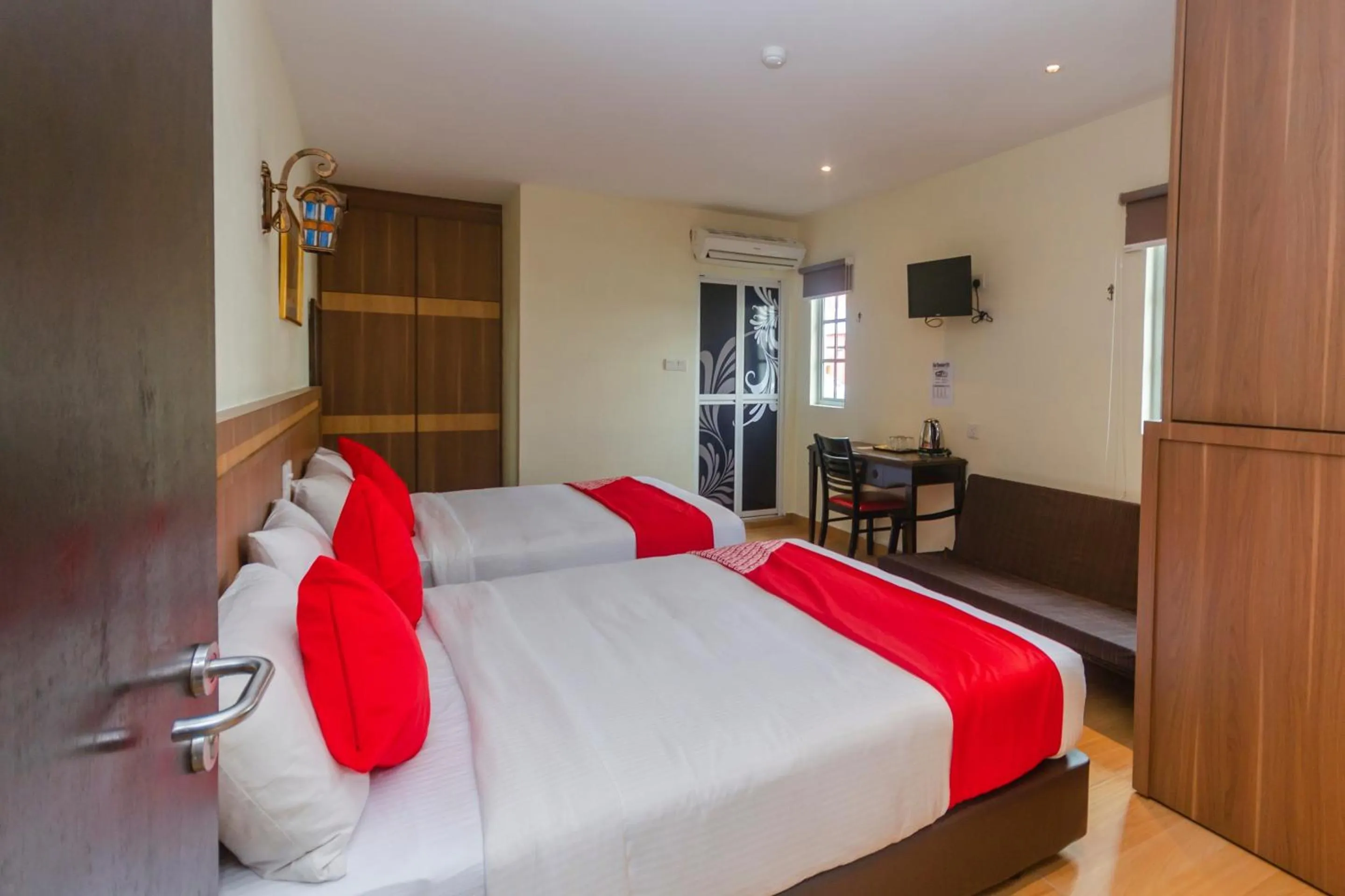 Bedroom, Bed in Hotel O The Vintage Hotel