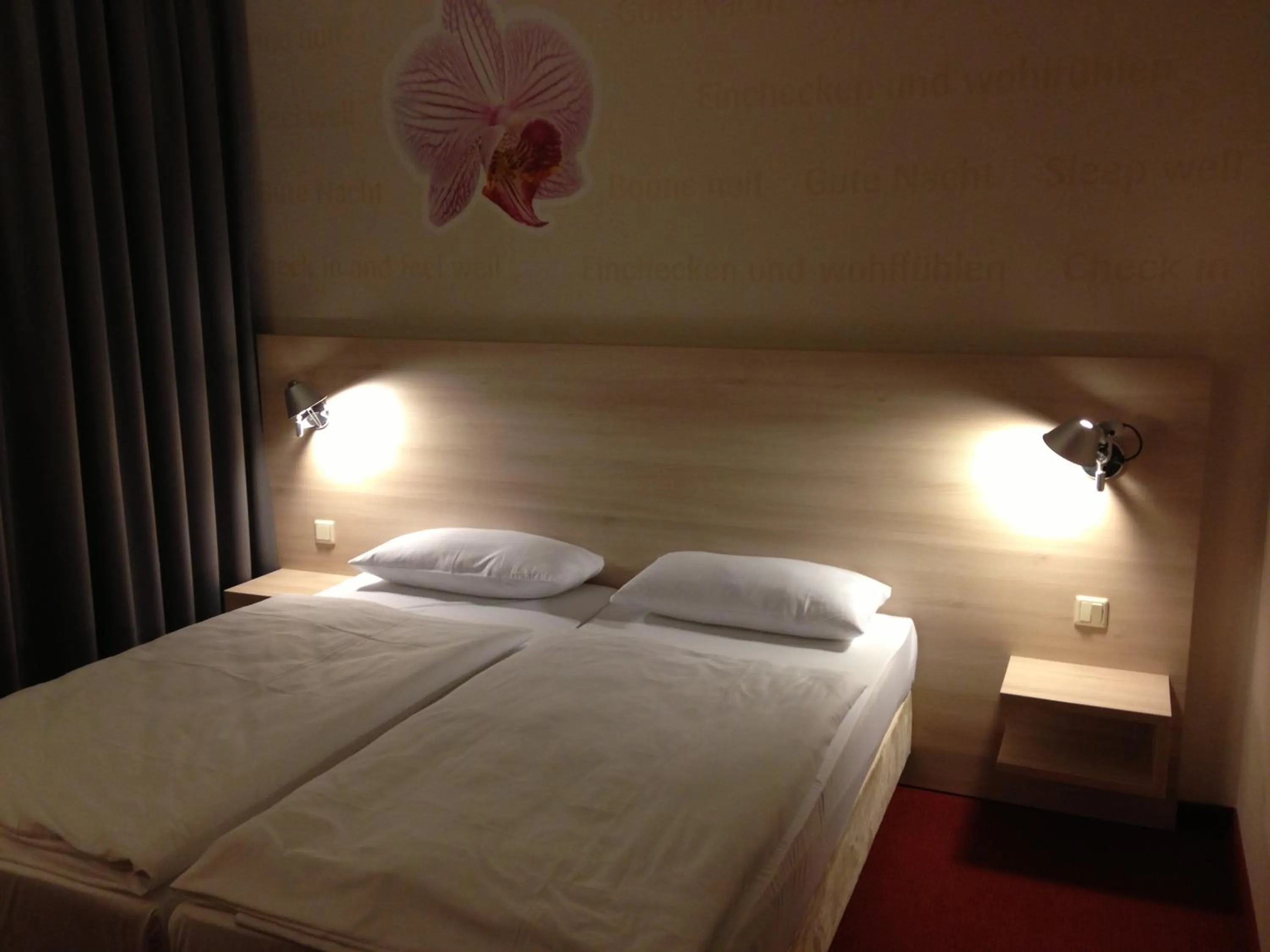 Photo of the whole room, Bed in Serways Hotel Spessart
