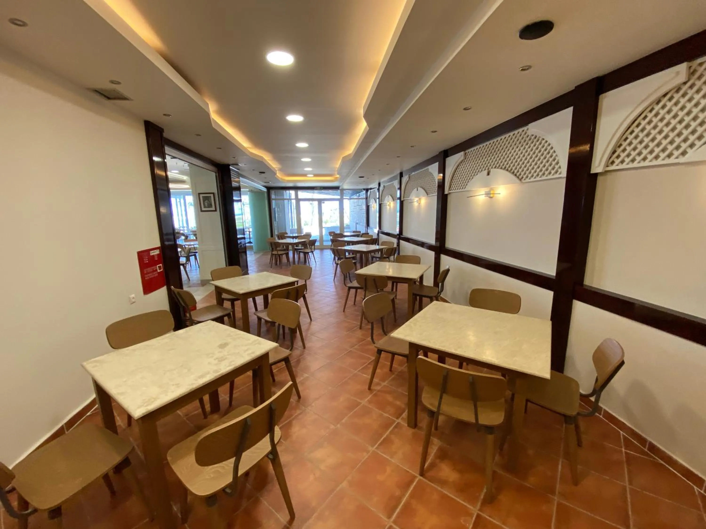 Property building, Restaurant/Places to Eat in Hotel Platon Beach