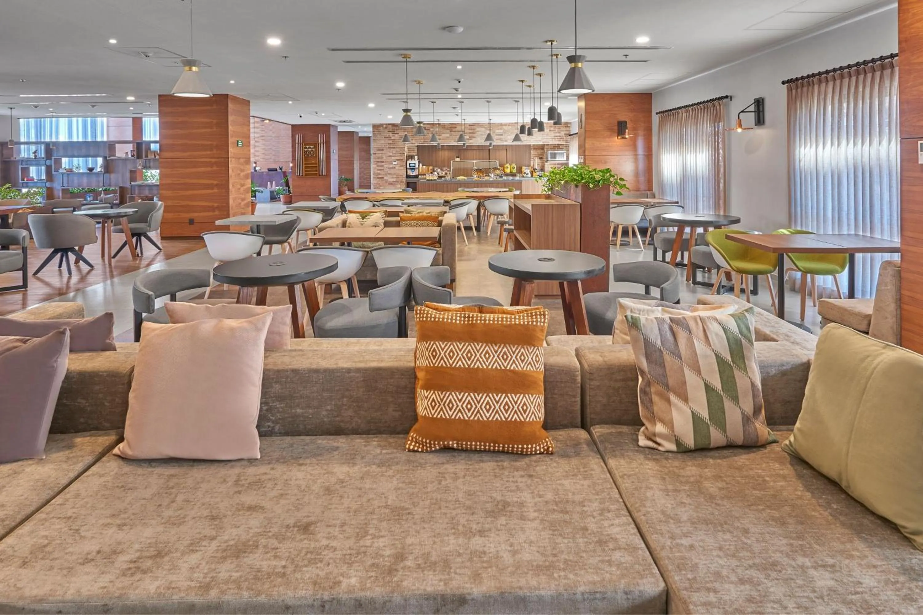 Lobby or reception in City Express Plus by Marriott Tijuana