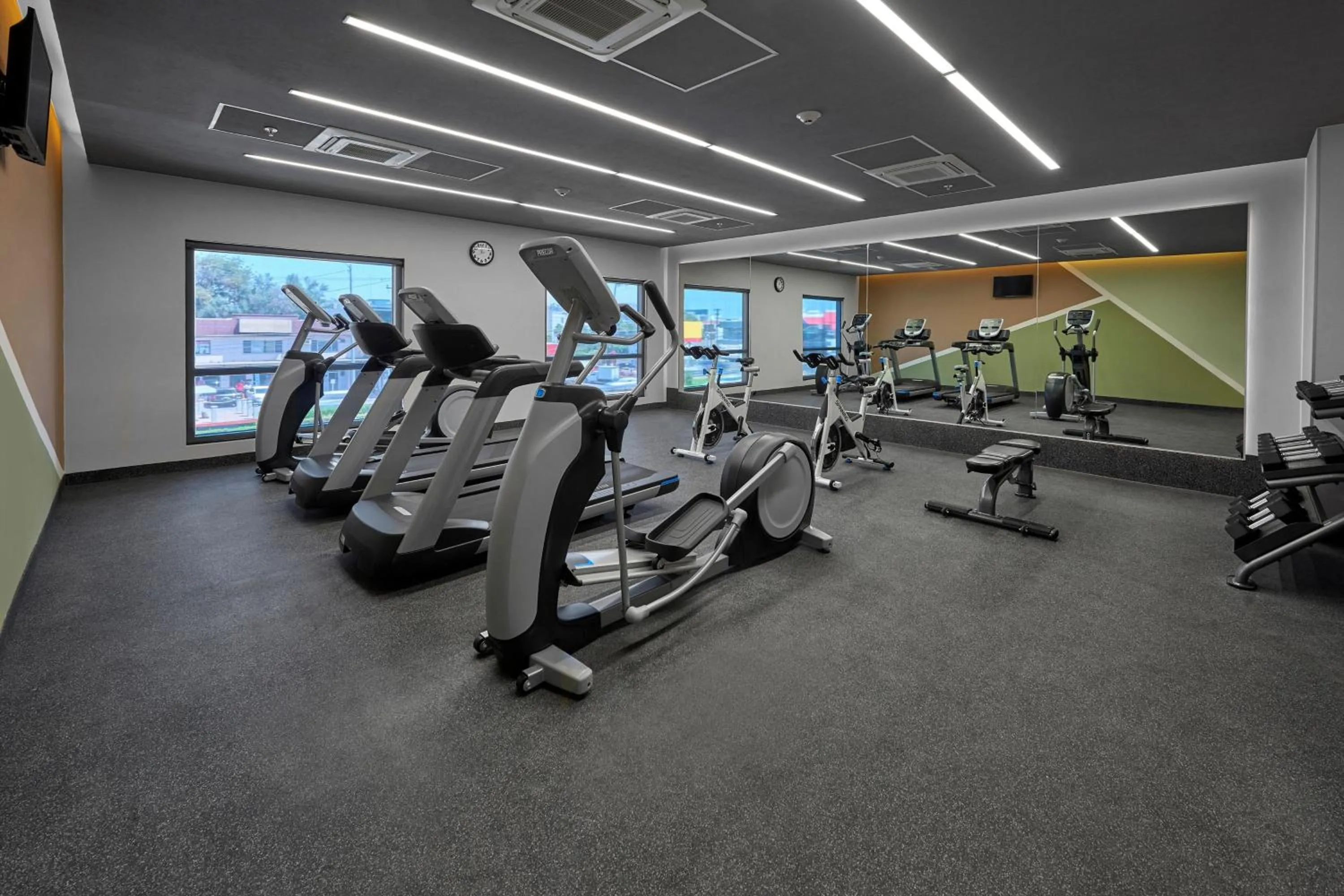 Fitness centre/facilities in City Express Plus by Marriott Tijuana