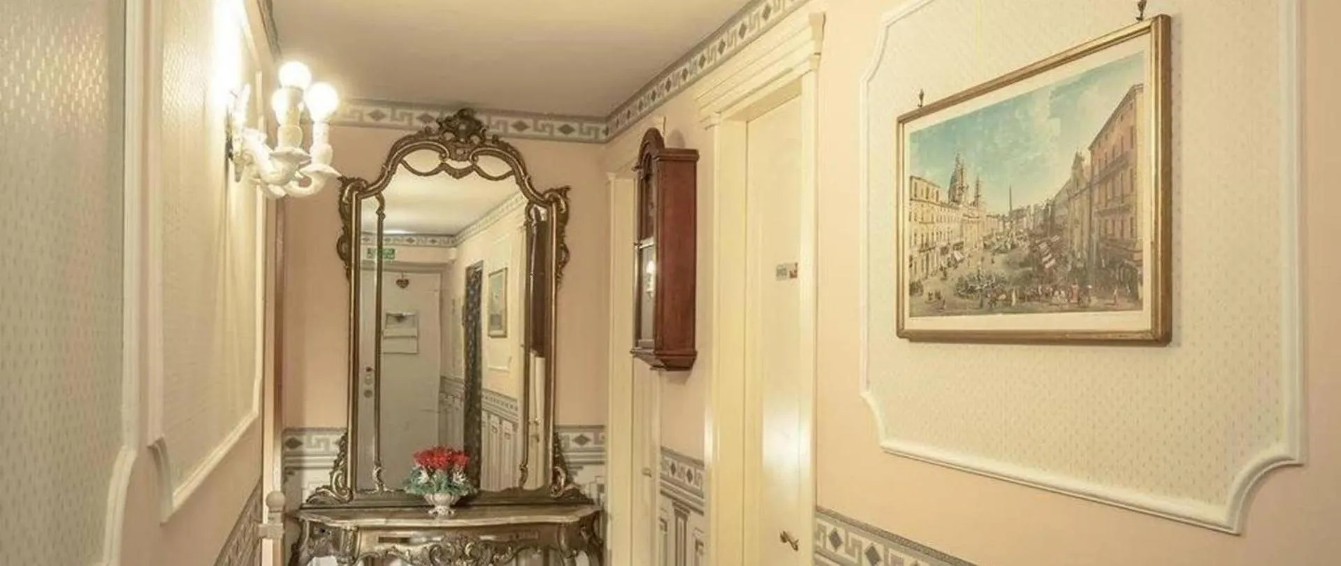 Facade/entrance in Colosseum B