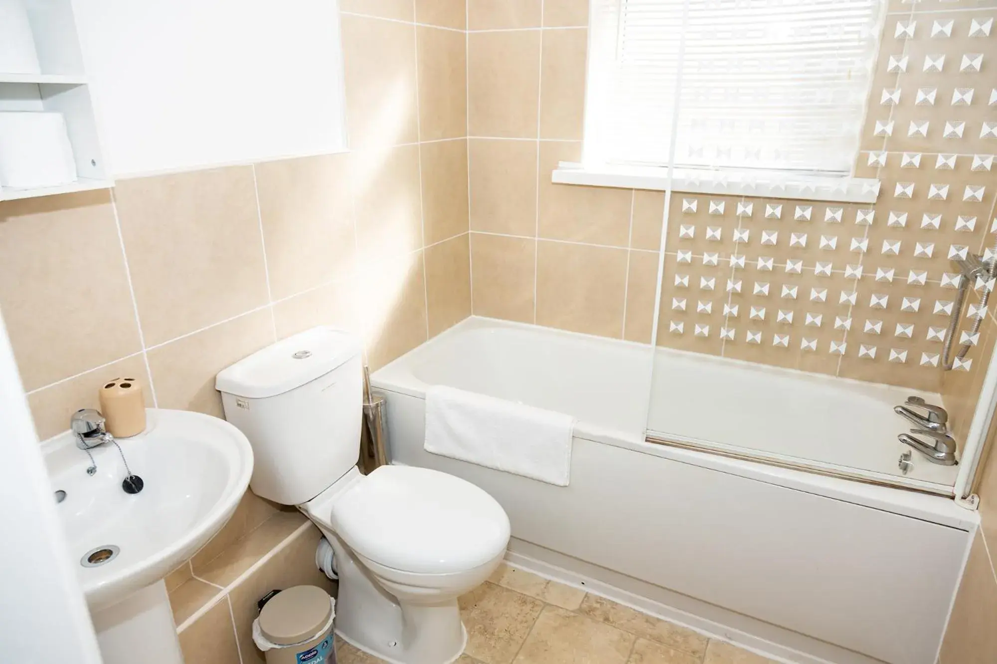 Bathroom in Alexander Apartments Roker