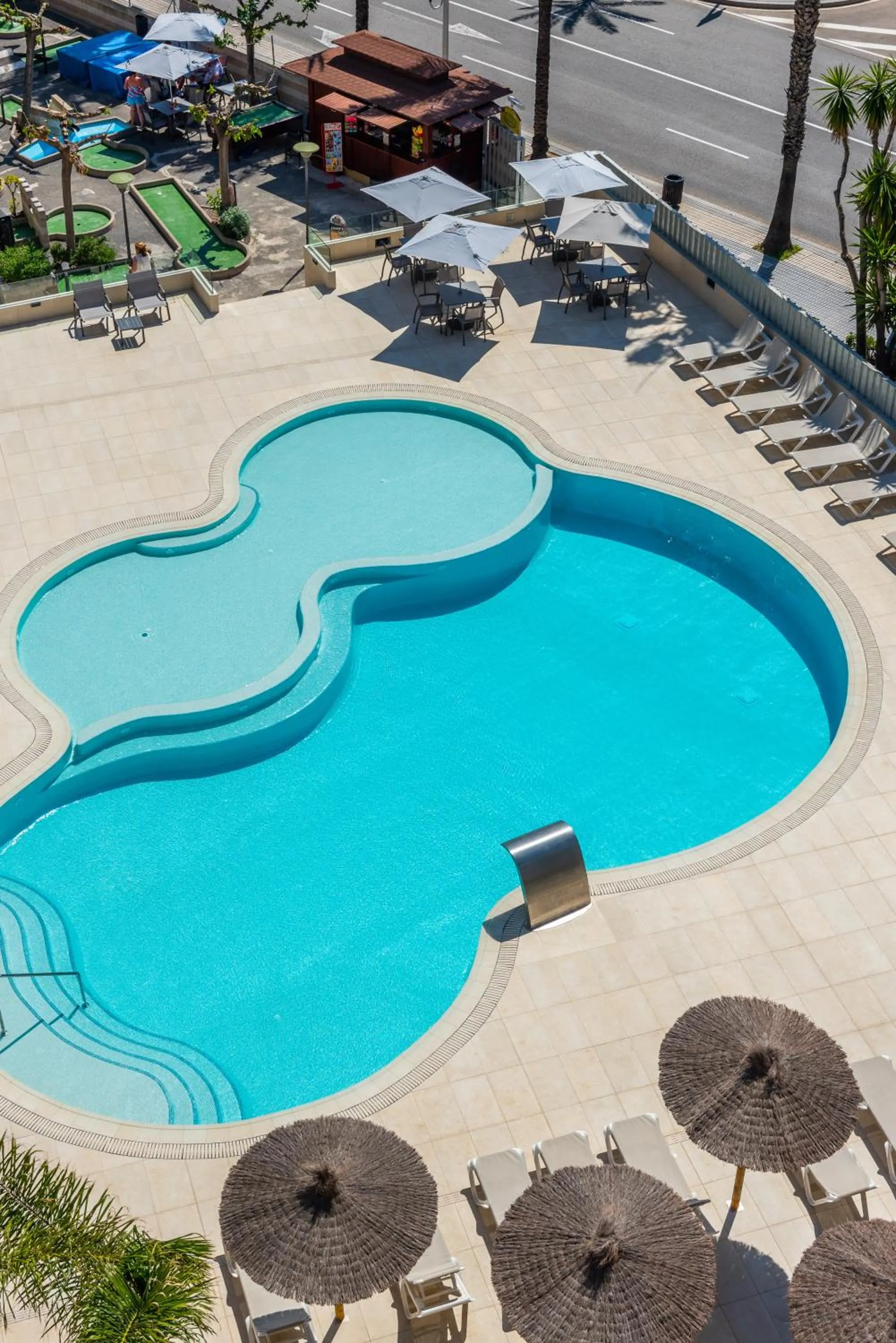 Swimming pool in Rentalmar Los Peces