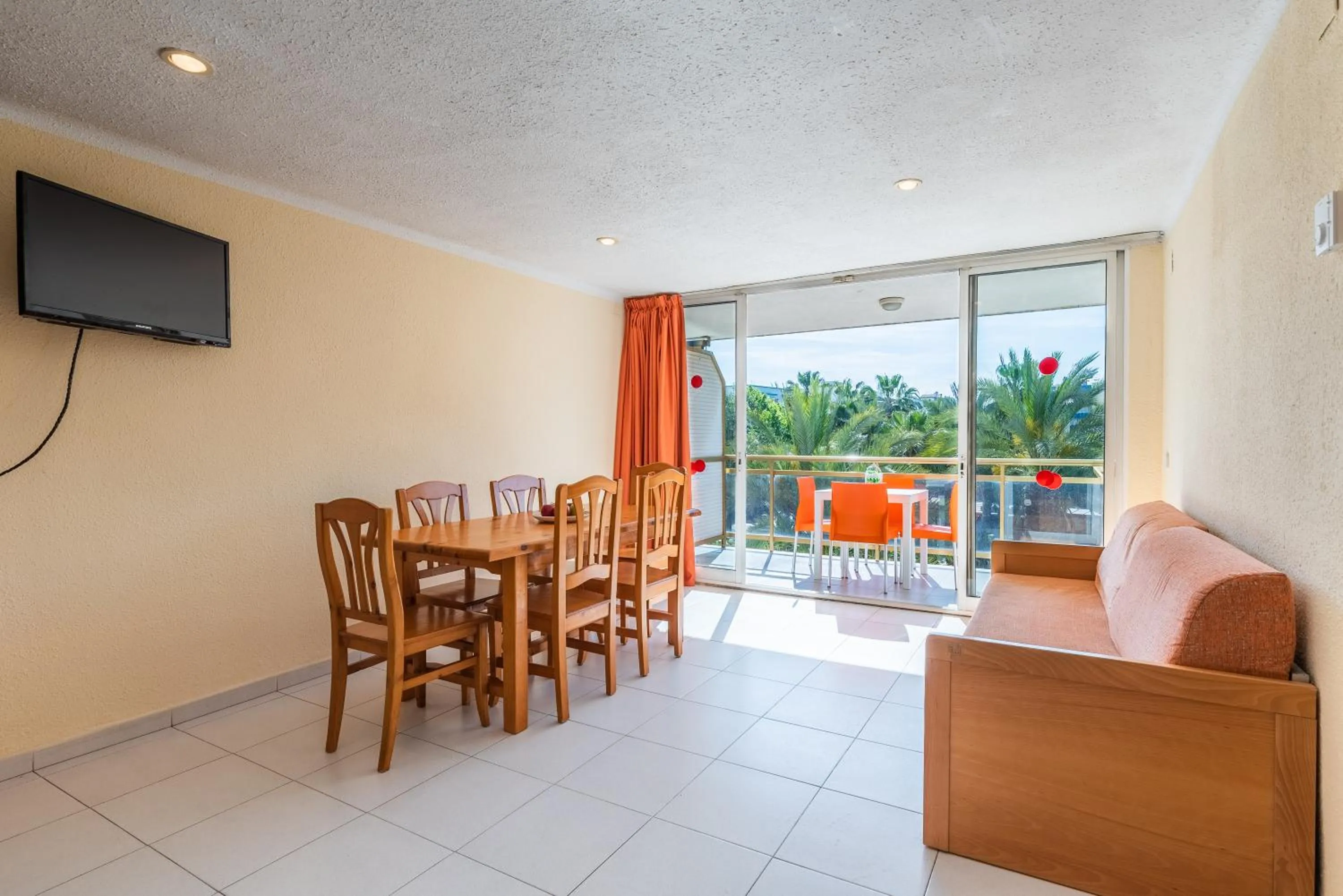 Dining area in Rentalmar Los Peces