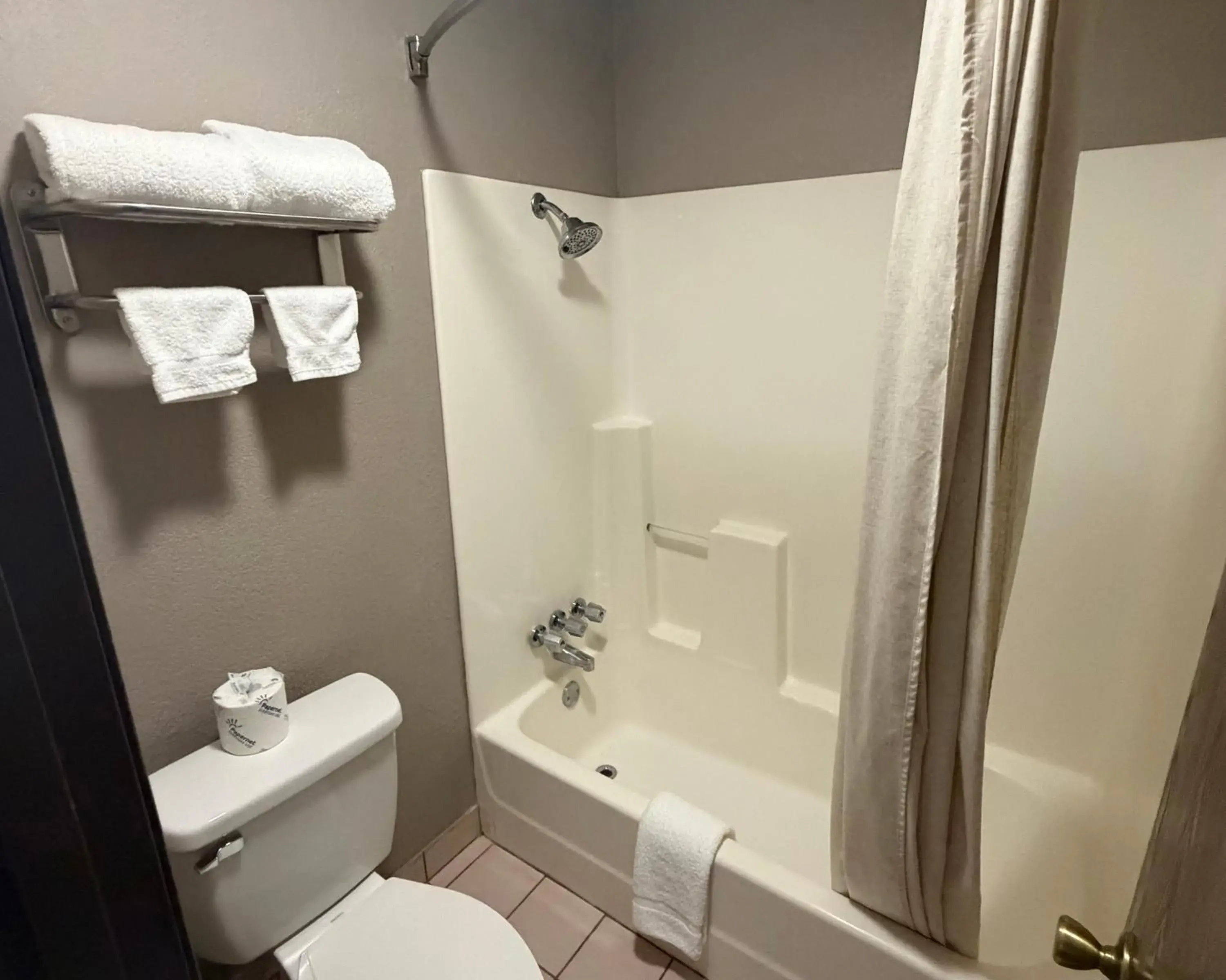 Colonial Inn Colonial Inn