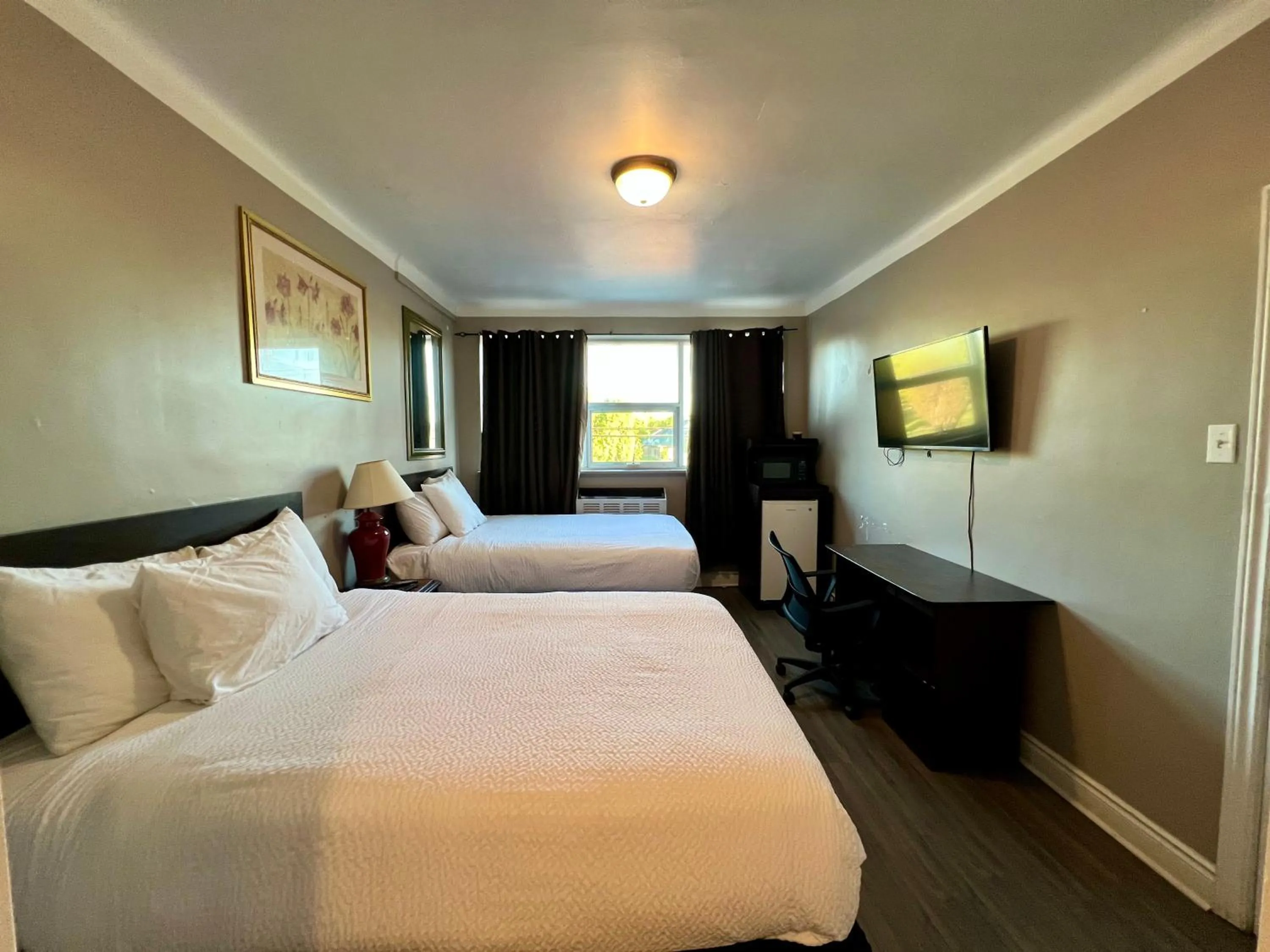 Communal lounge/ TV room, Bed in London residency inn