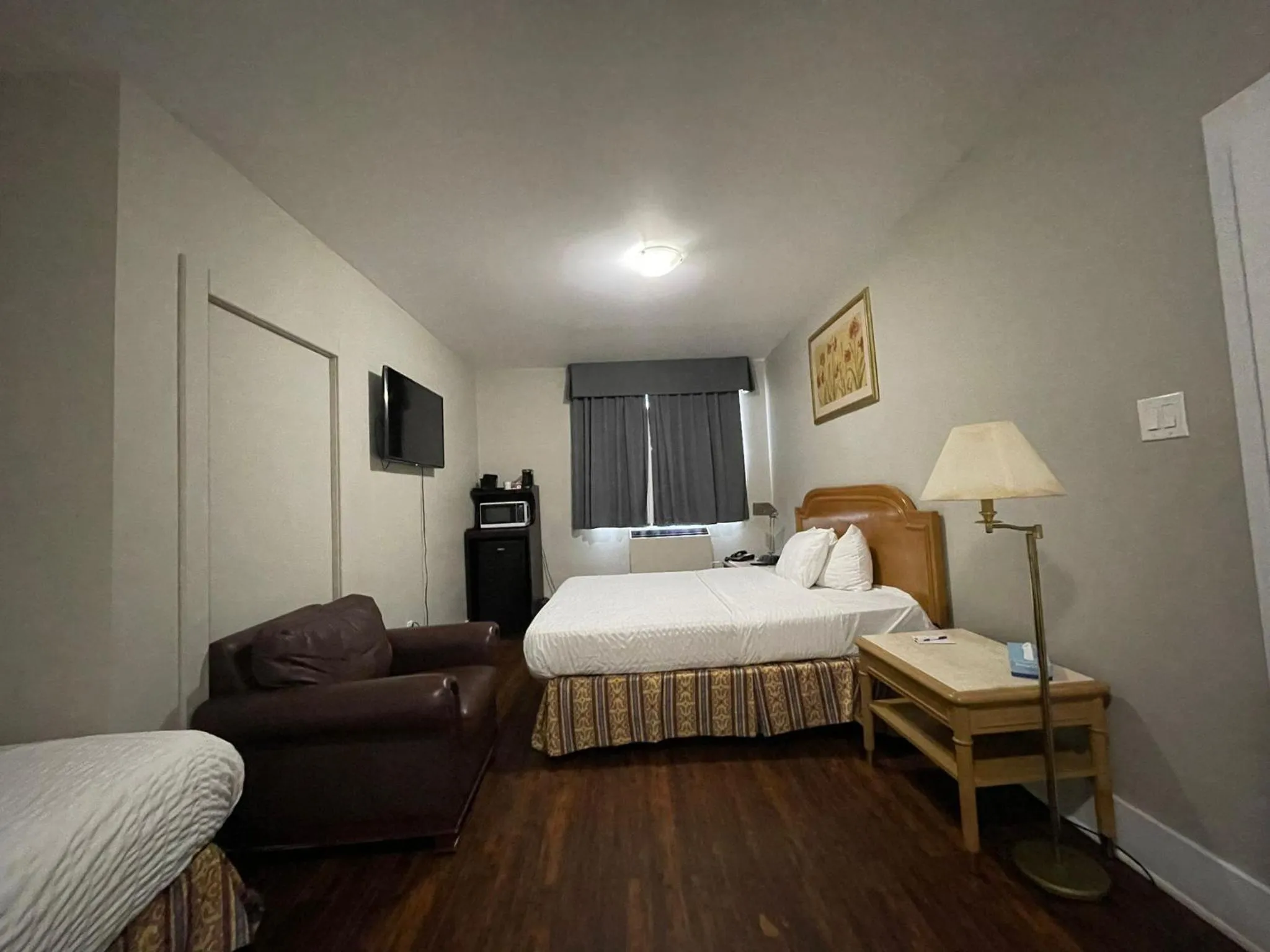 Bedroom, Bed in Travelodge by Wyndham London Ontario
