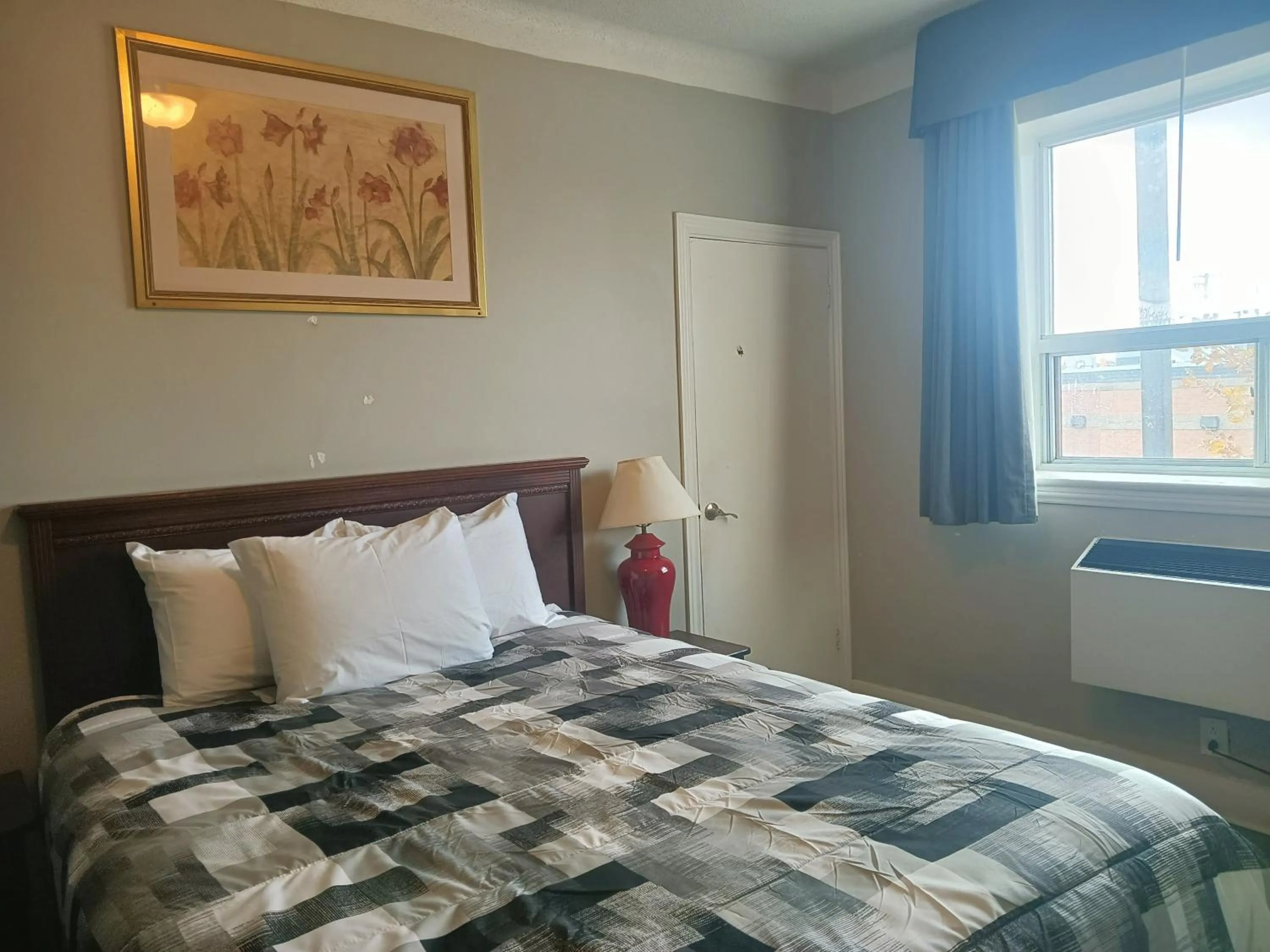Bedroom, Bed in London residency inn