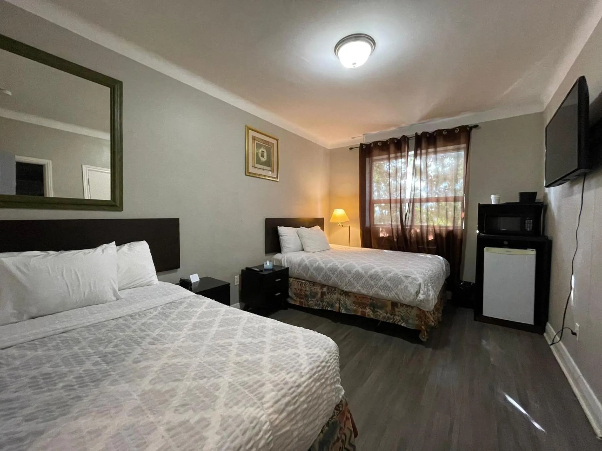 Bedroom, Bed in Travelodge by Wyndham London Ontario