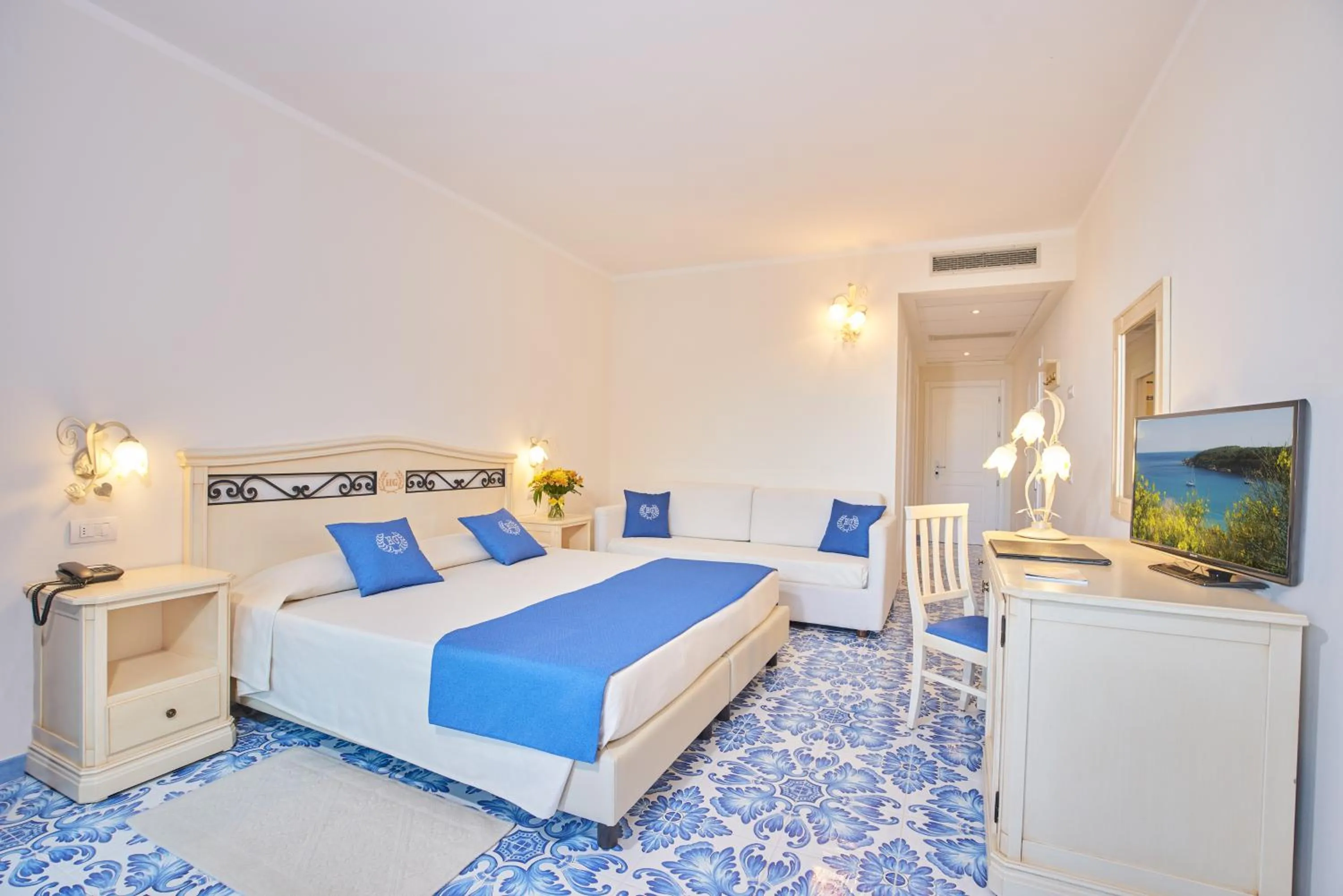 Photo of the whole room, Bed in Hotel Del Golfo