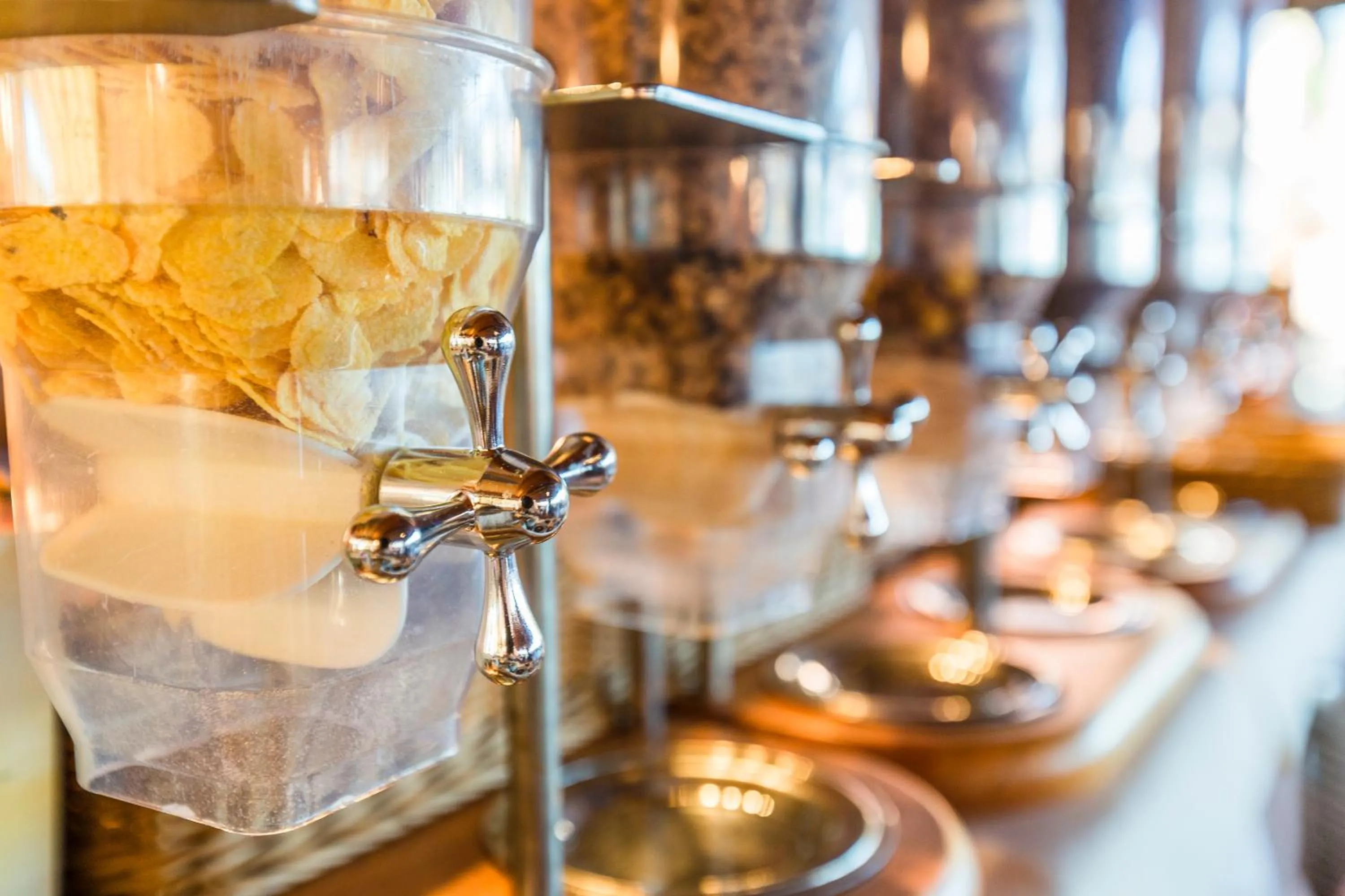 Buffet breakfast in Hotel Del Golfo