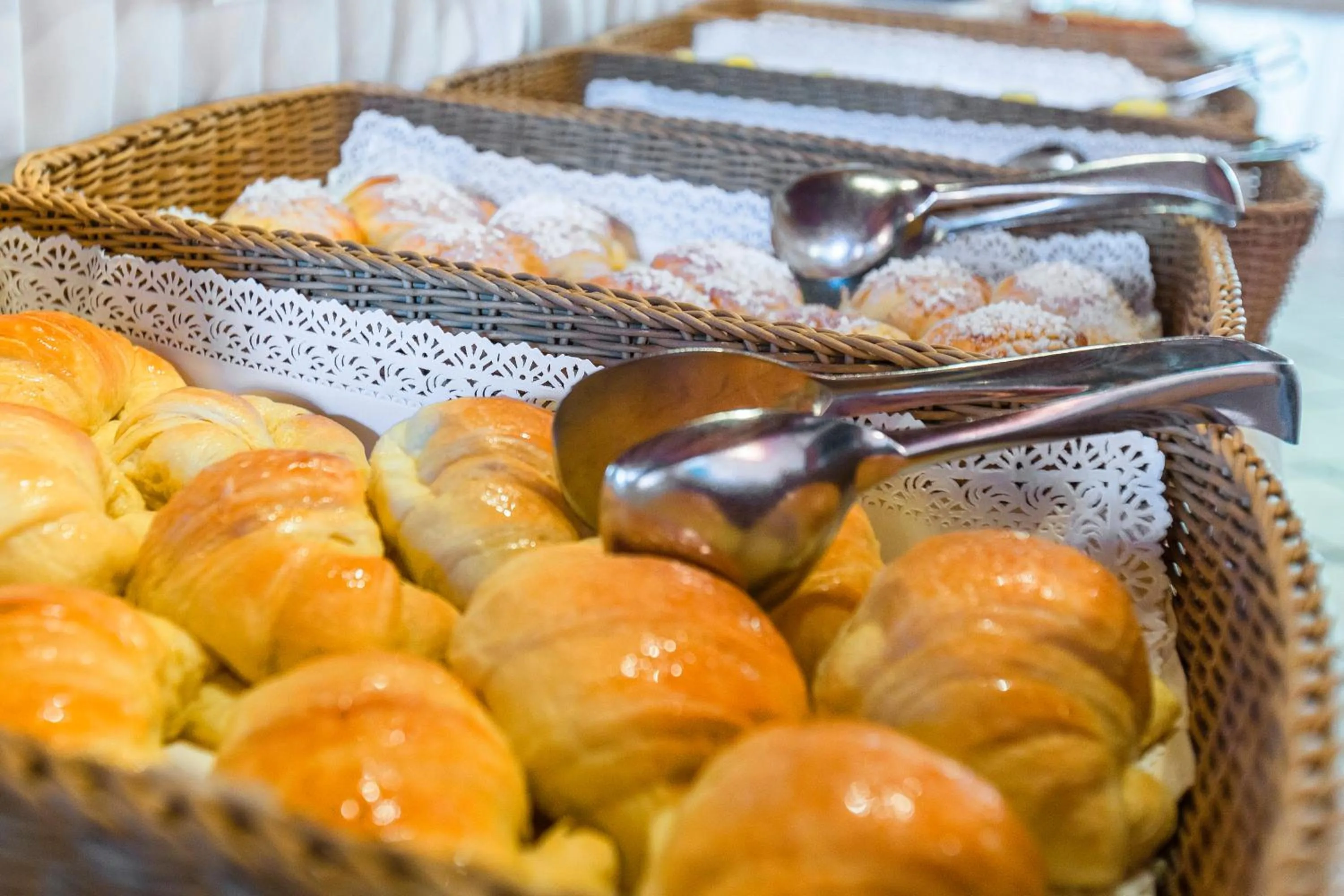 Buffet breakfast in Hotel Del Golfo