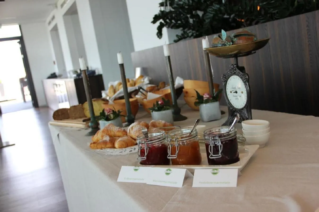 Buffet breakfast in WIEDERERÖFFNUNG - TAUROA Schönberghof Spielberg