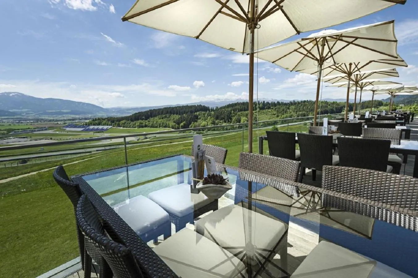 Restaurant/places to eat in WIEDERERÖFFNUNG - TAUROA Schönberghof Spielberg