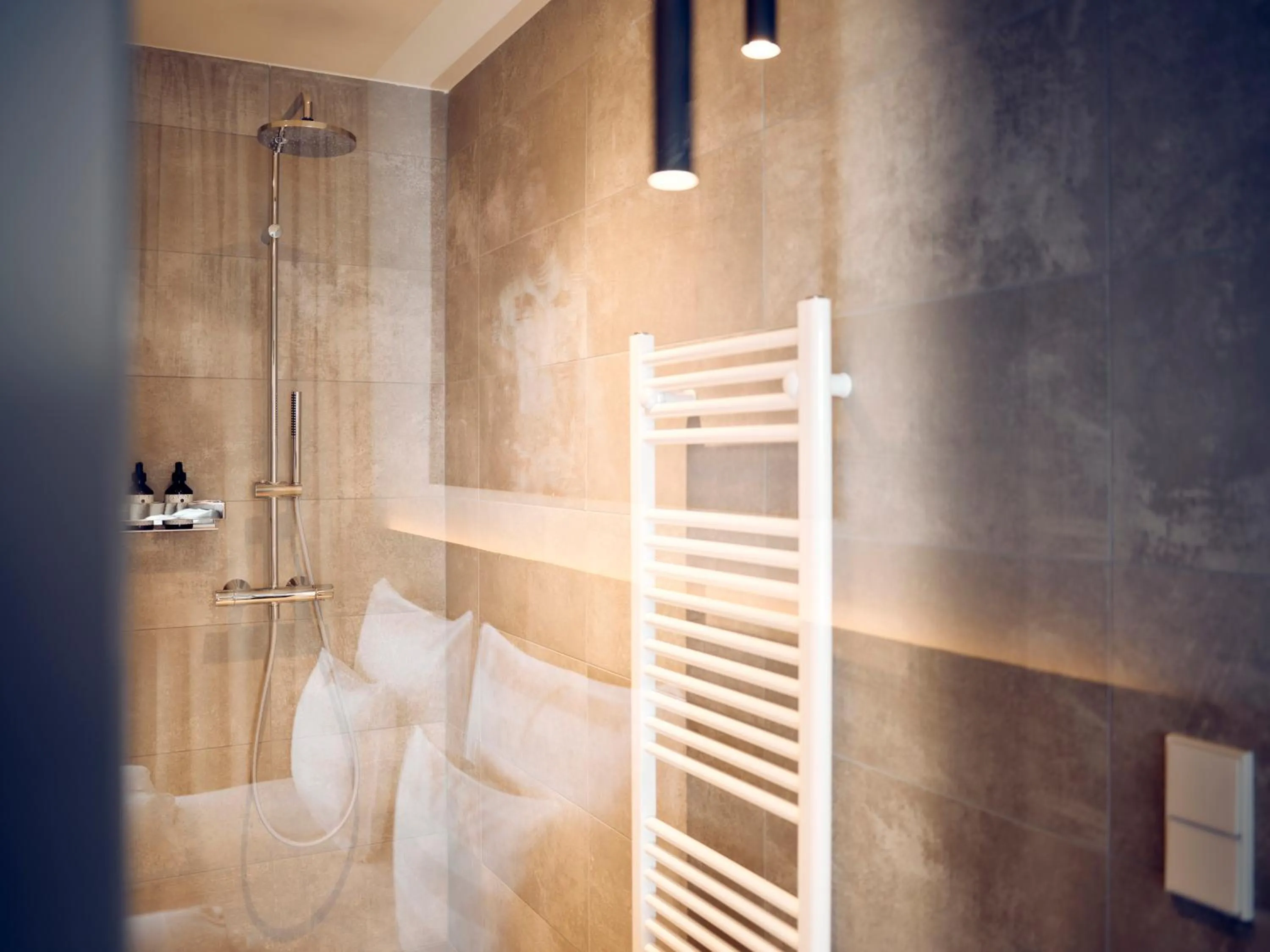 Shower in WIEDERERÖFFNUNG - TAUROA Schönberghof Spielberg