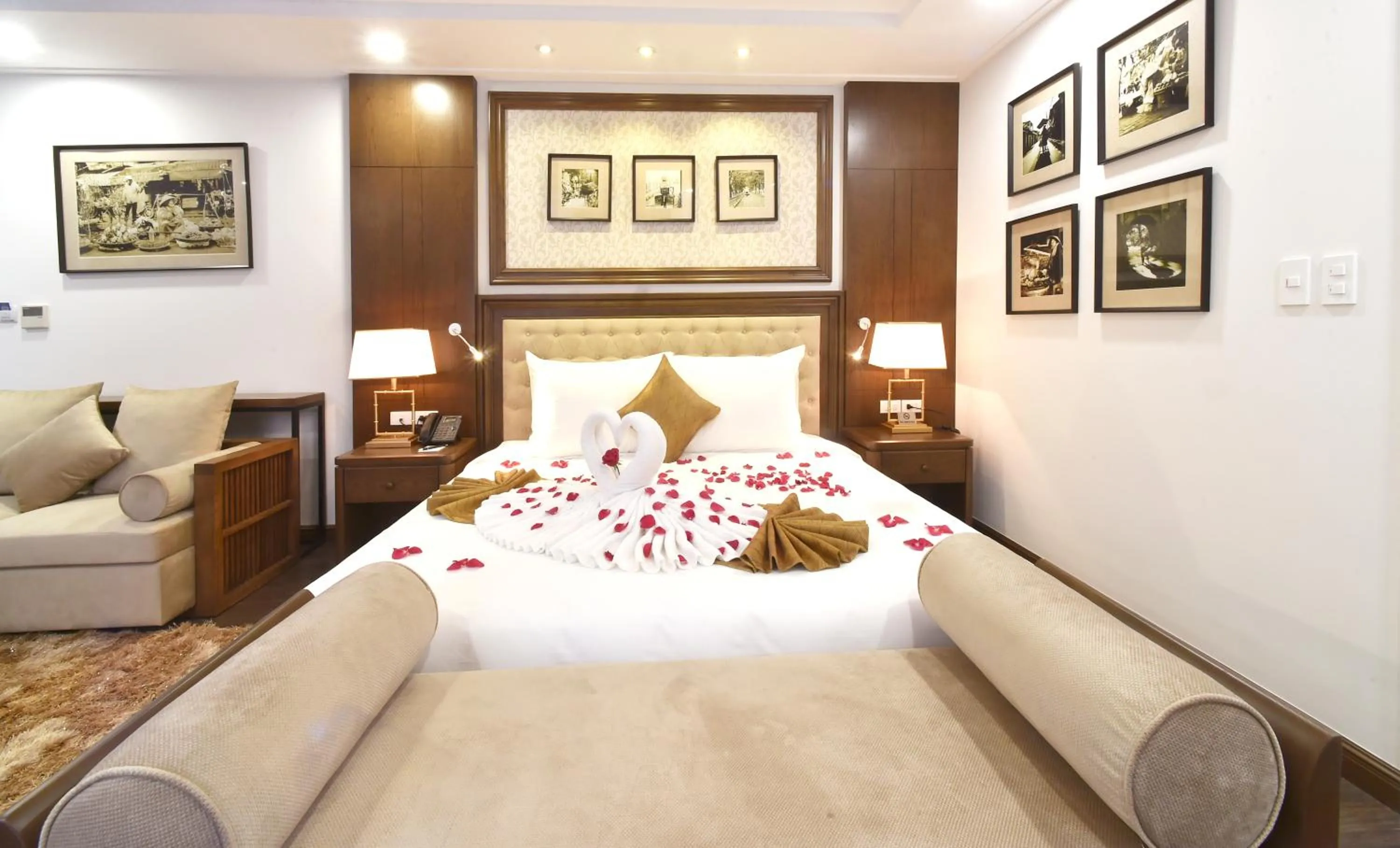 Bed in Garco Dragon Hotel 2