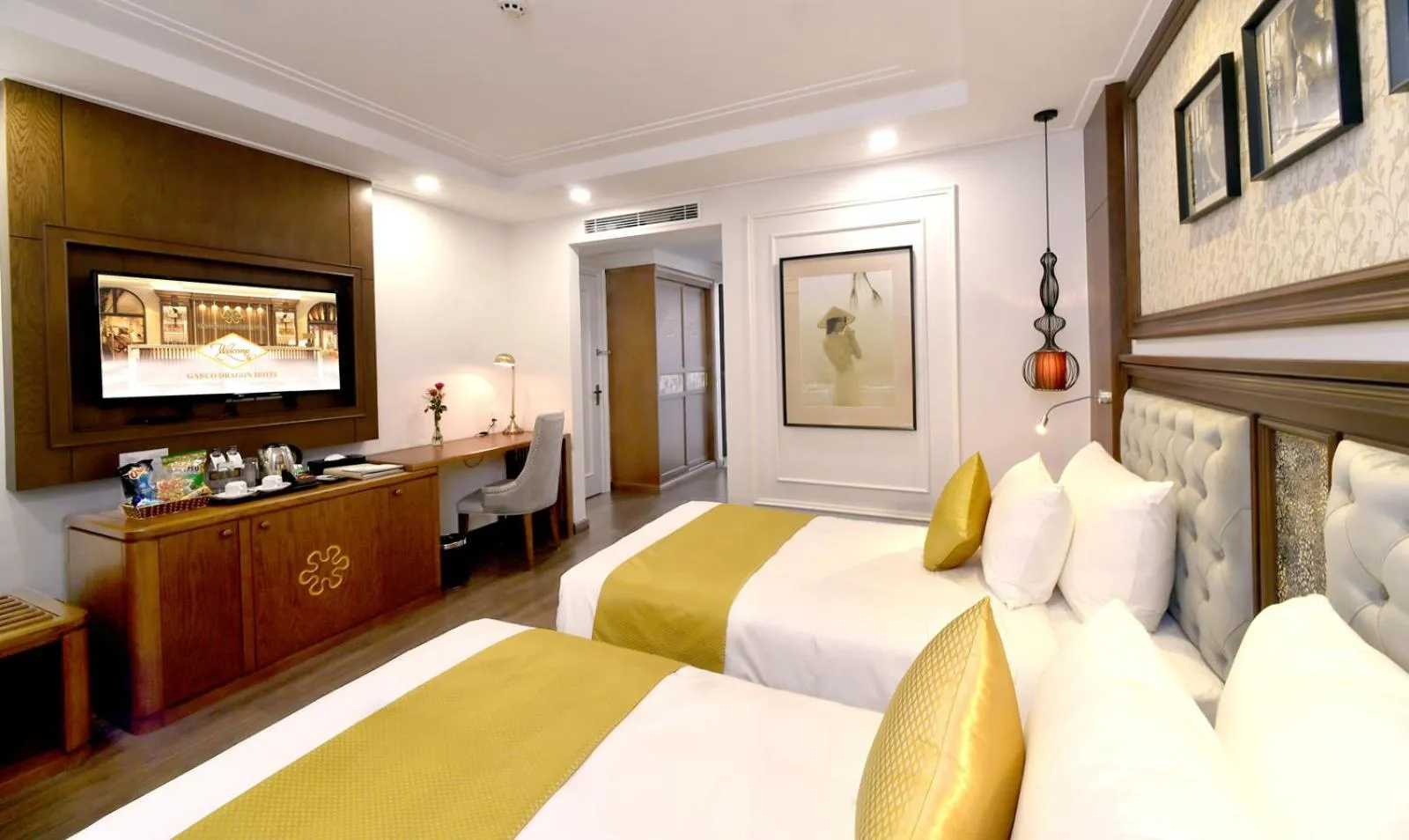 Bed in Garco Dragon Hotel 2