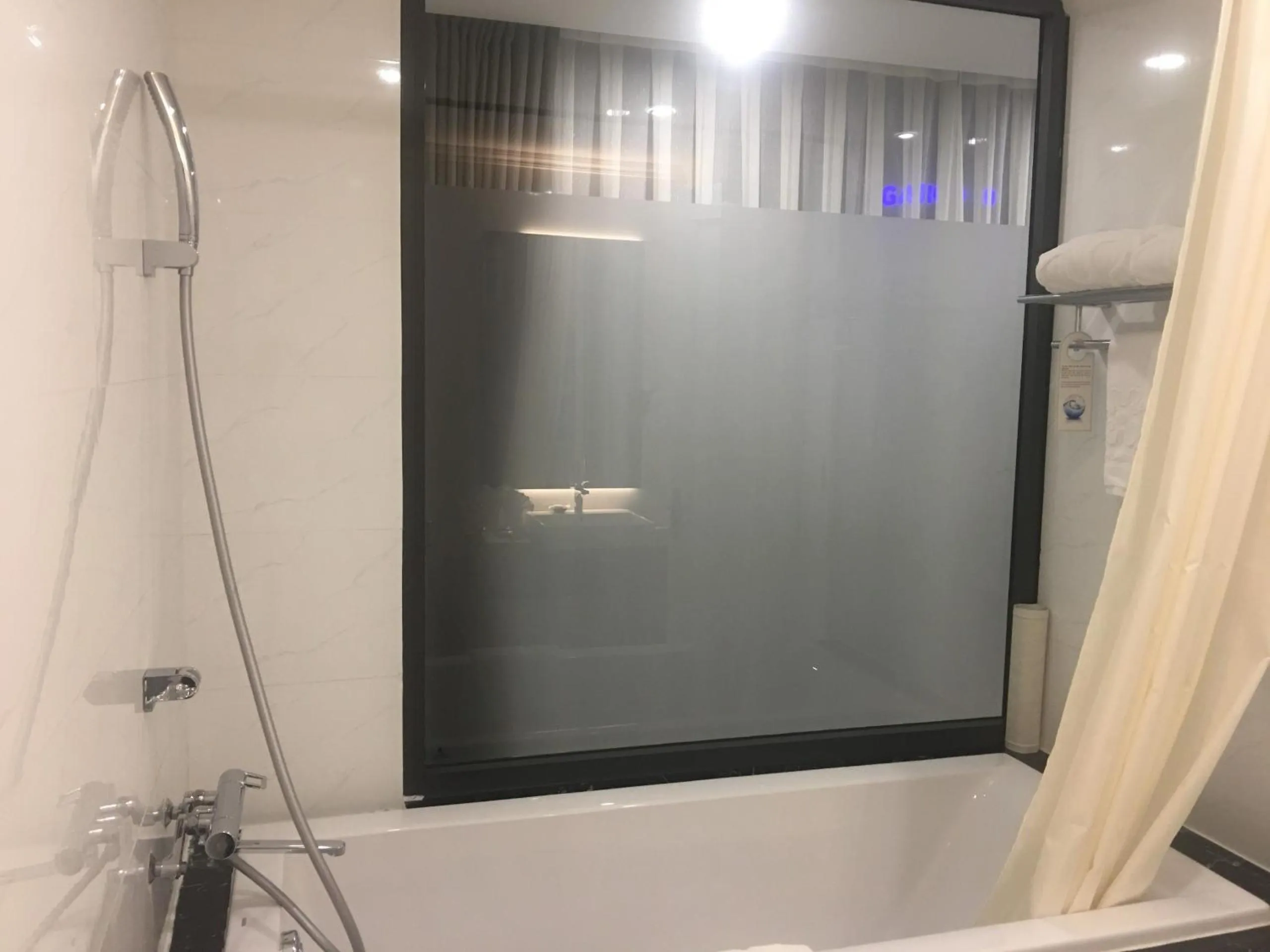 Bath in Garco Dragon Hotel 2