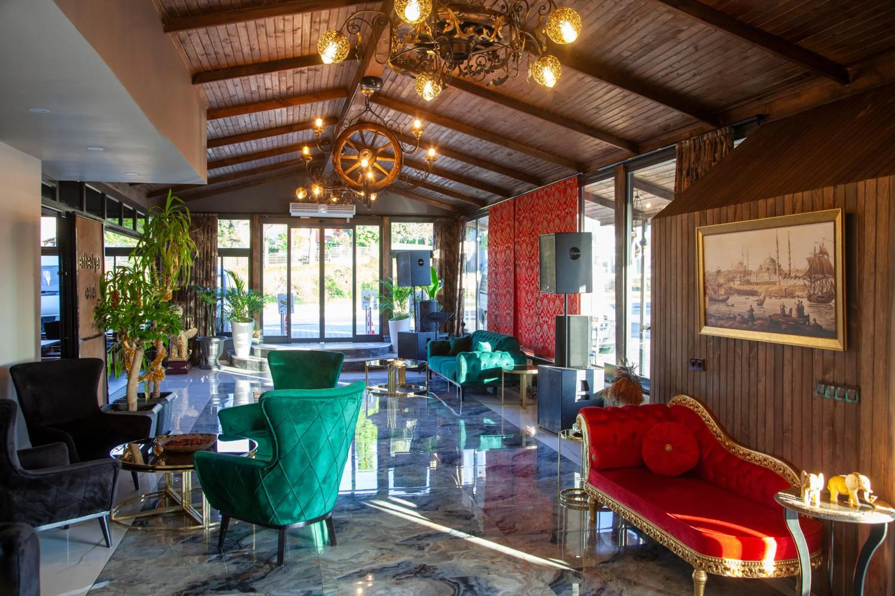 Lobby or reception in AKCAKOCA EFTELYA OTEl