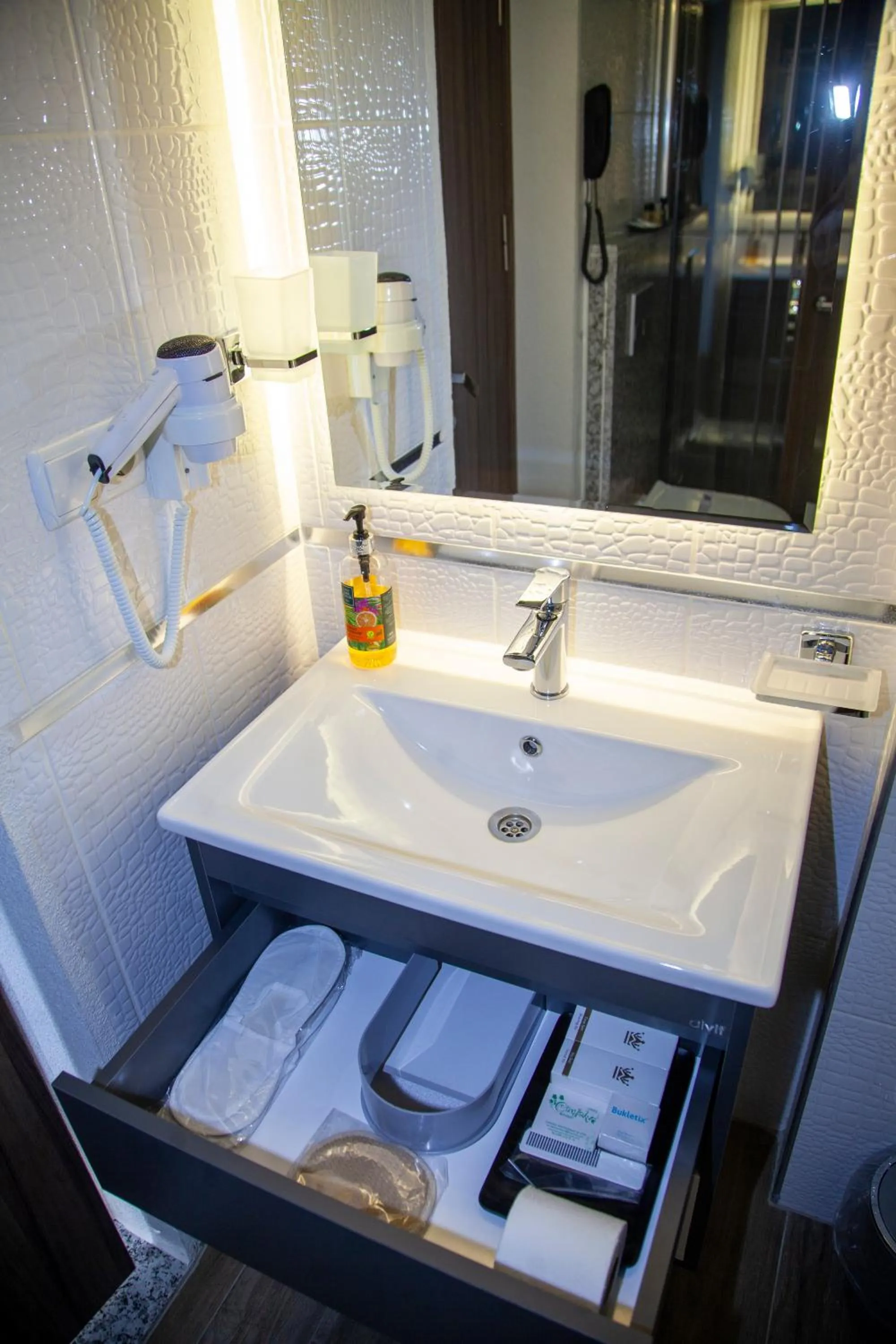 AKCAKOCA EFTELYA OTEl