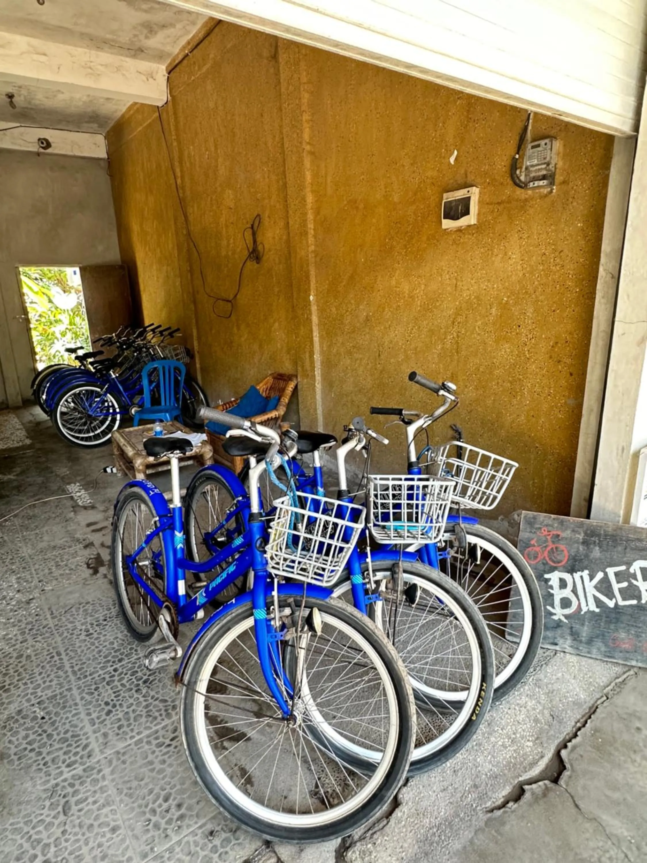 Cycling in James Bungalow