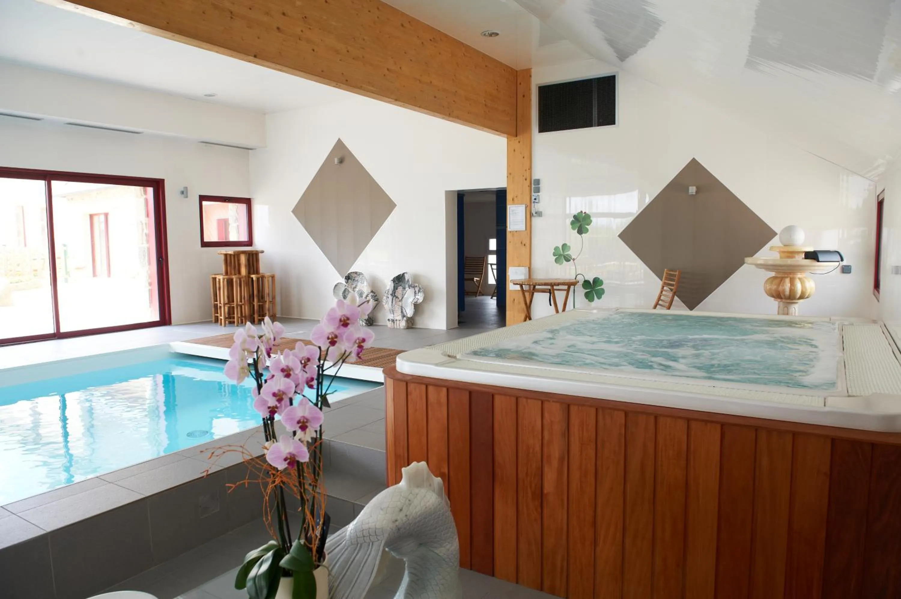 Swimming pool in Domaine de Kerzuat