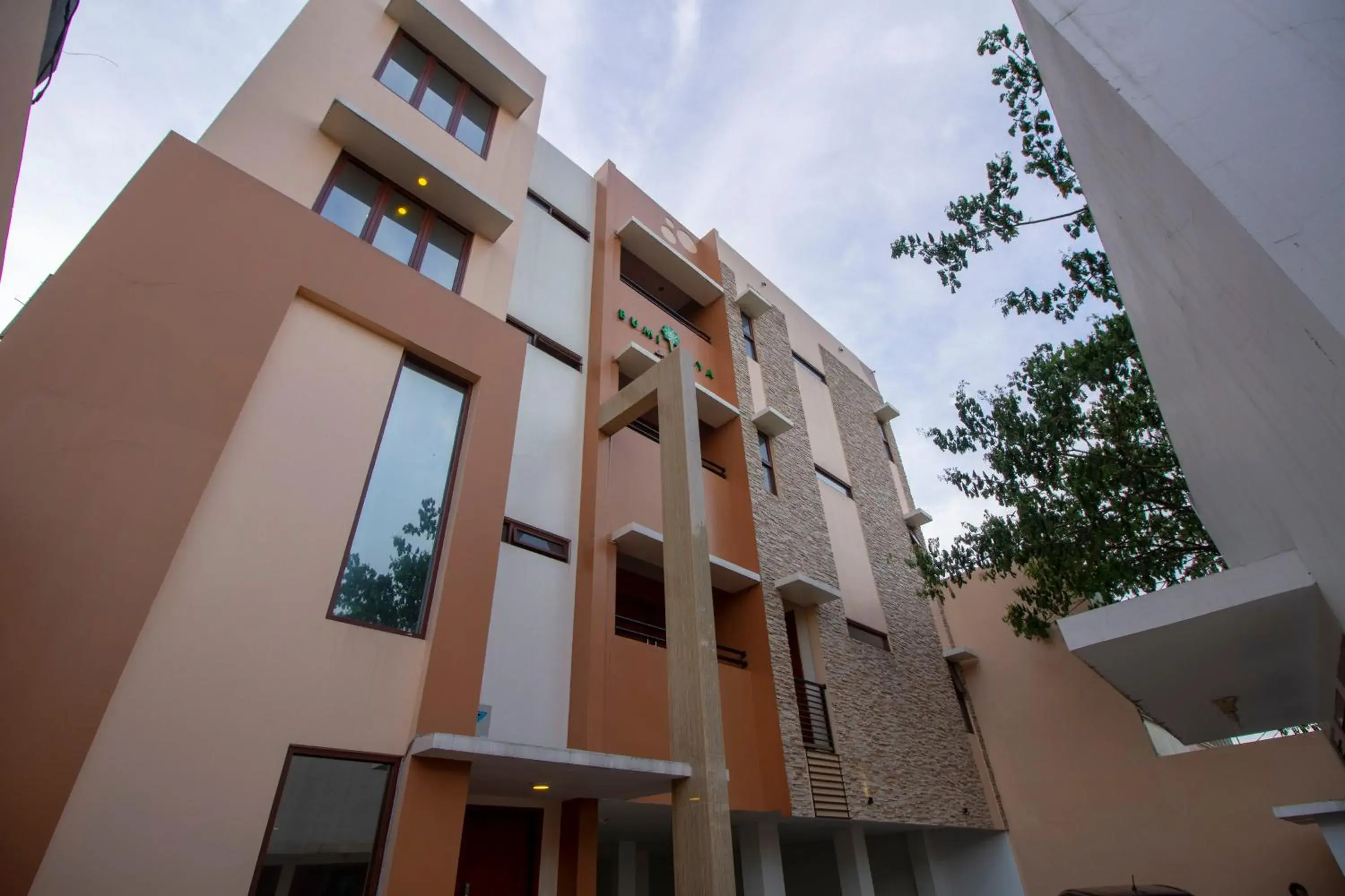 Property building in RedDoorz Plus @ CBD Bintaro Property building in RedDoorz Plus @ CBD Bintaro