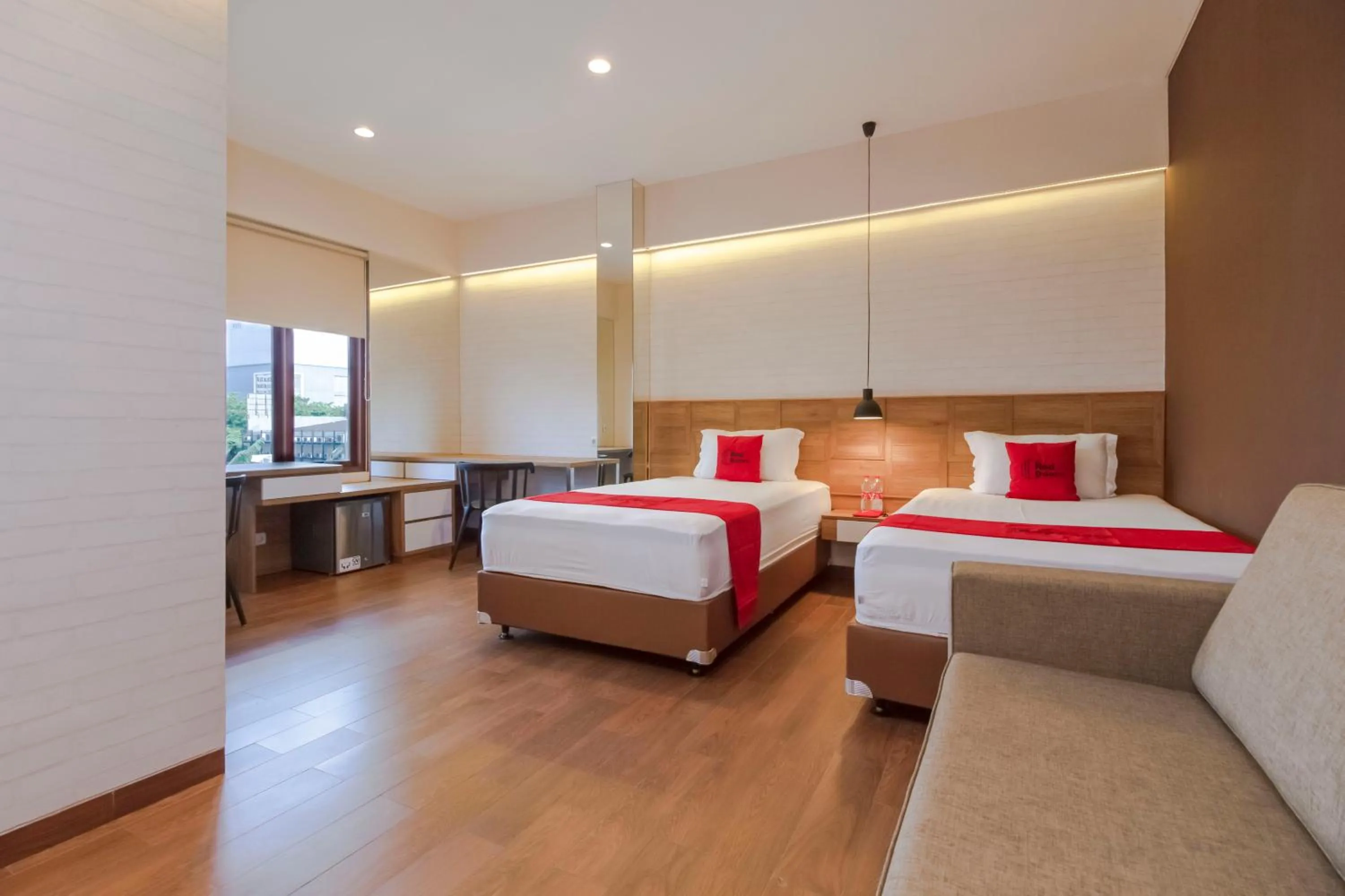 Bedroom, Bed in RedDoorz Plus @ CBD Bintaro