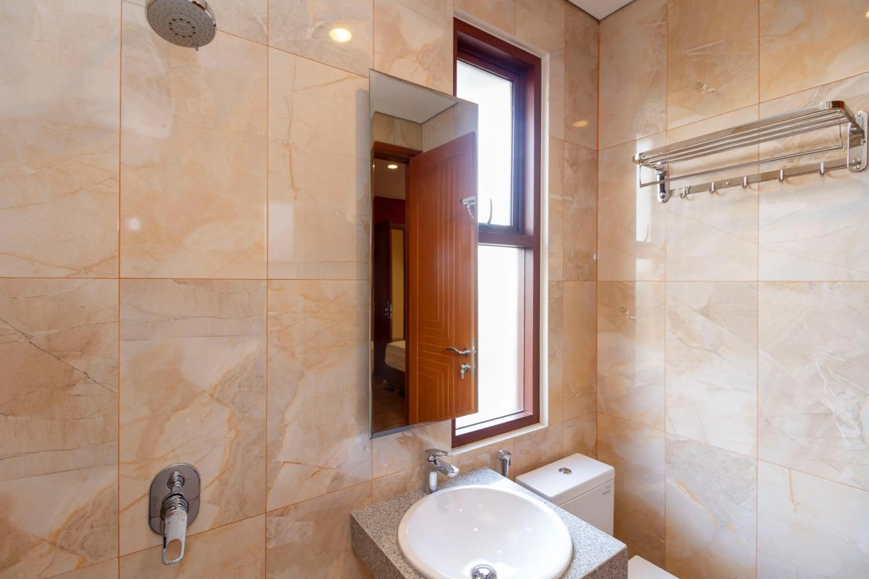 Bathroom in RedDoorz Plus @ CBD Bintaro