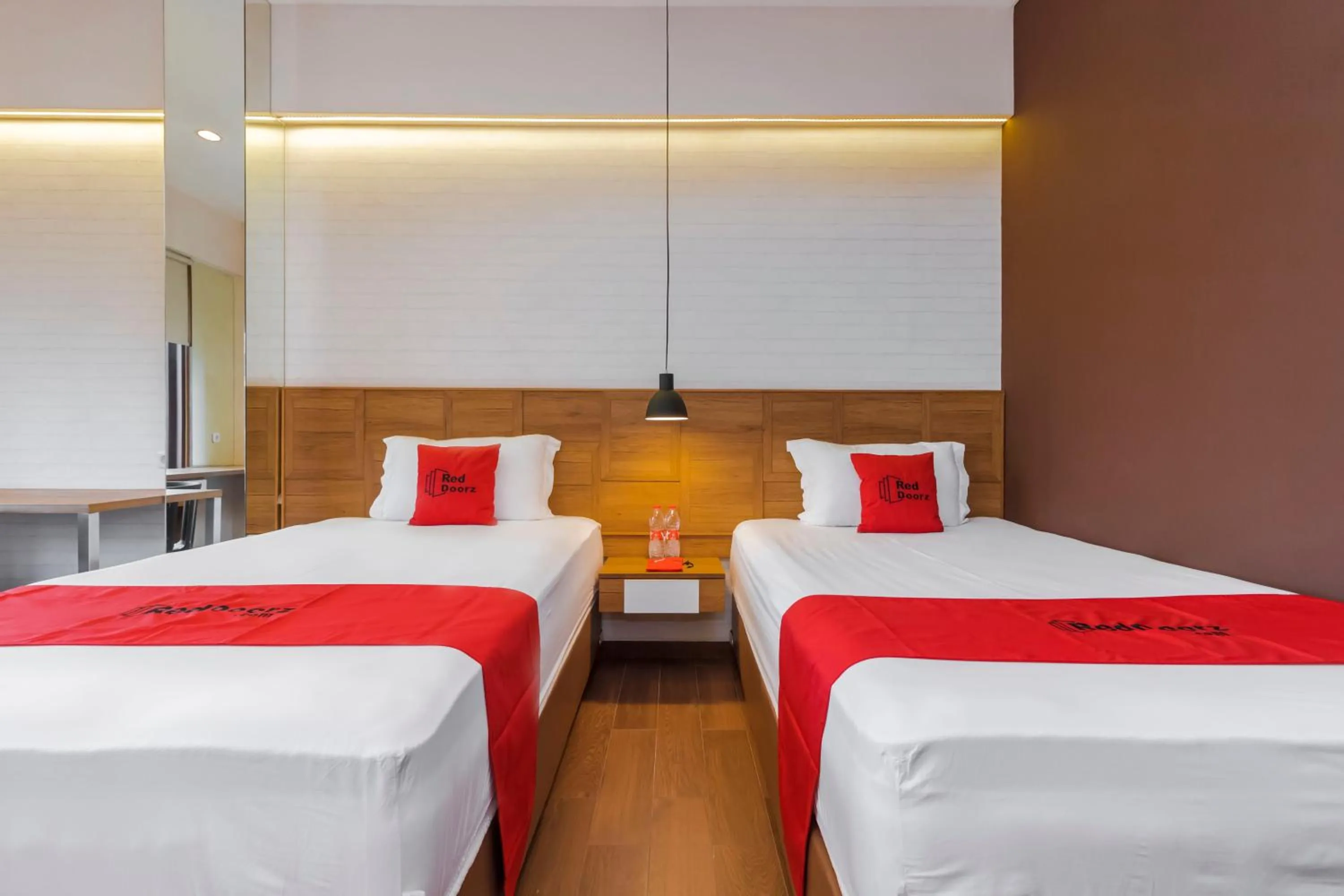 Bedroom, Bed in RedDoorz Plus @ CBD Bintaro