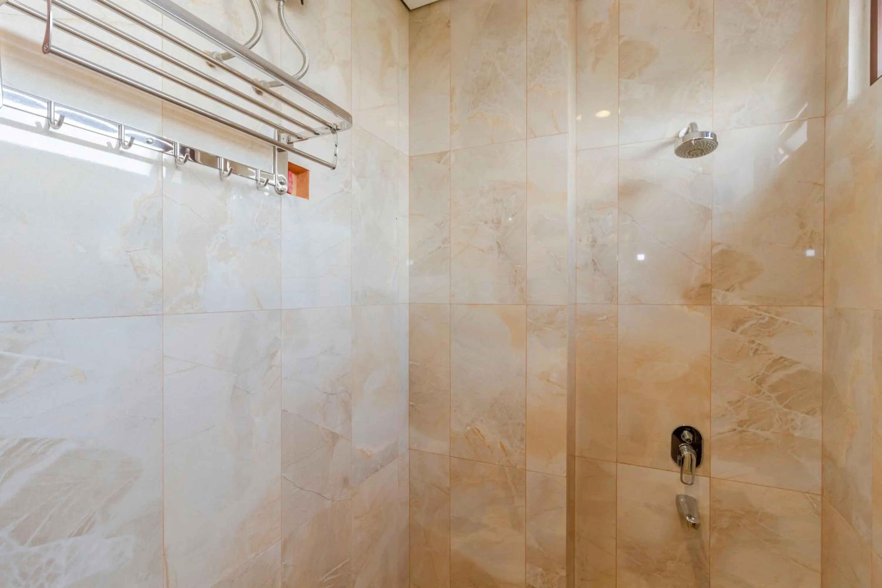 Bathroom in RedDoorz Plus @ CBD Bintaro