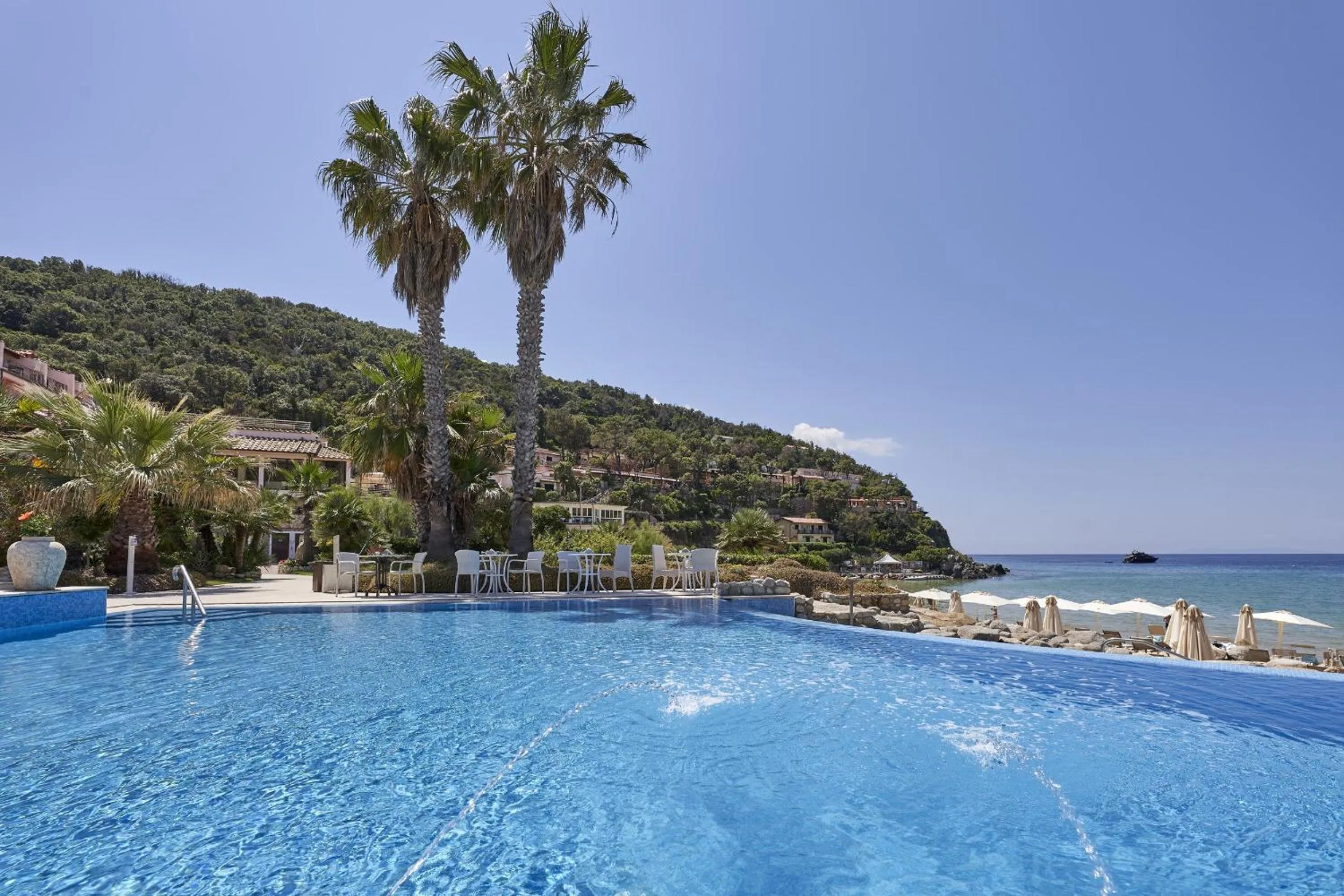 Swimming pool in Hotel Hermitage