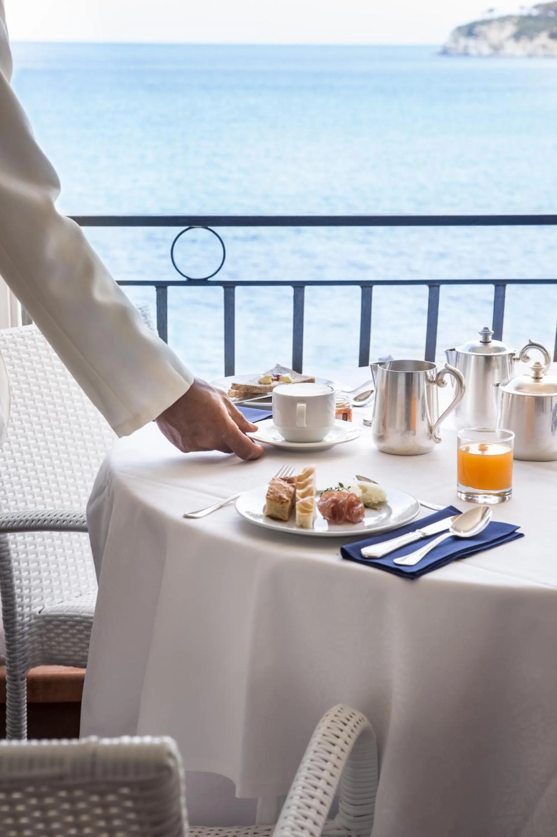 Buffet breakfast in Hotel Hermitage