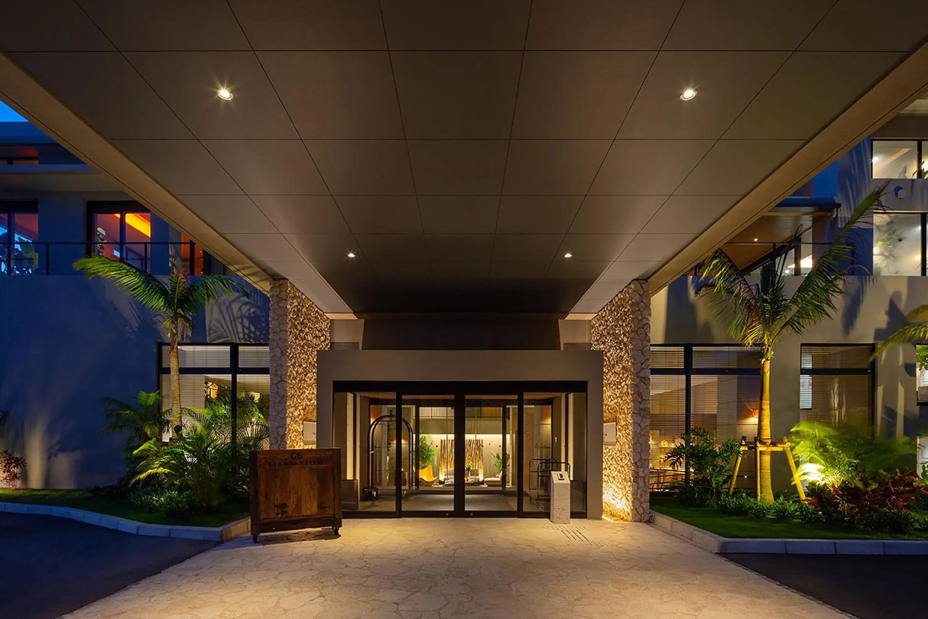 Facade/entrance in Glamday Style Okinawa Yomitan Hotel & Resort Facade/entrance in Glamday Style Okinawa Yomitan Hotel & Resort