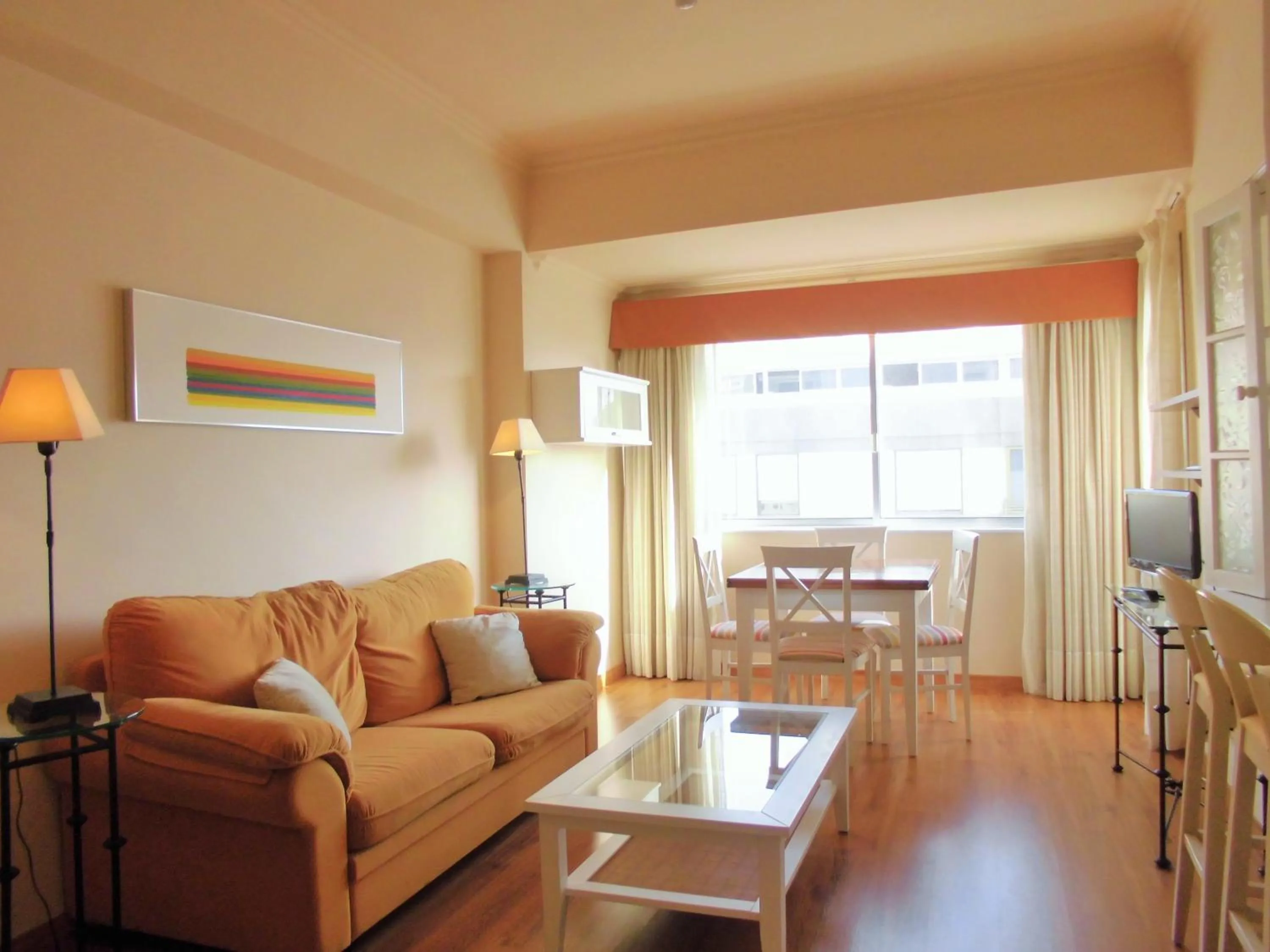 Day in Apartamentos Bruja