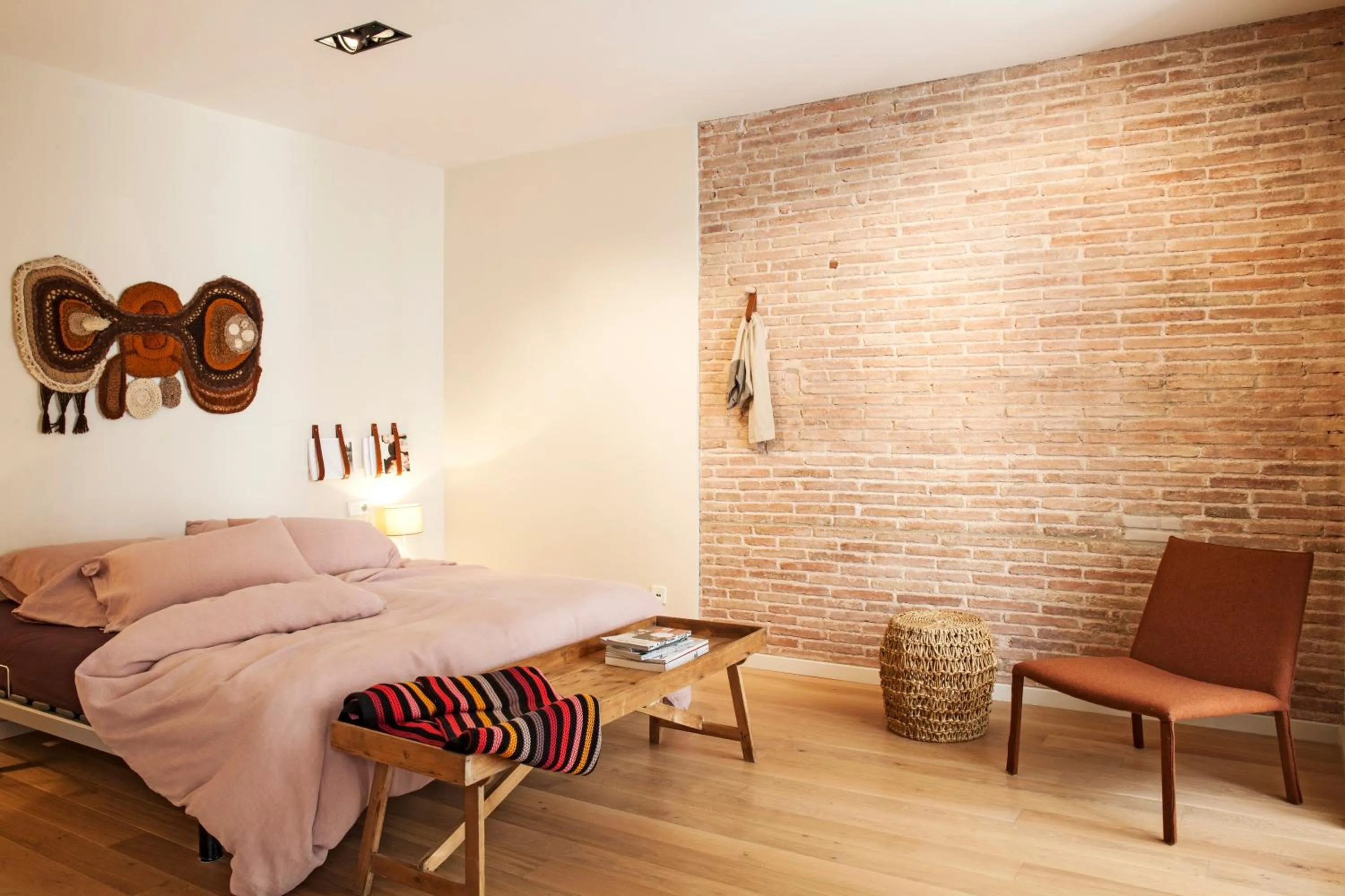 Bedroom, Bed in DestinationBCN Universitat Apartments