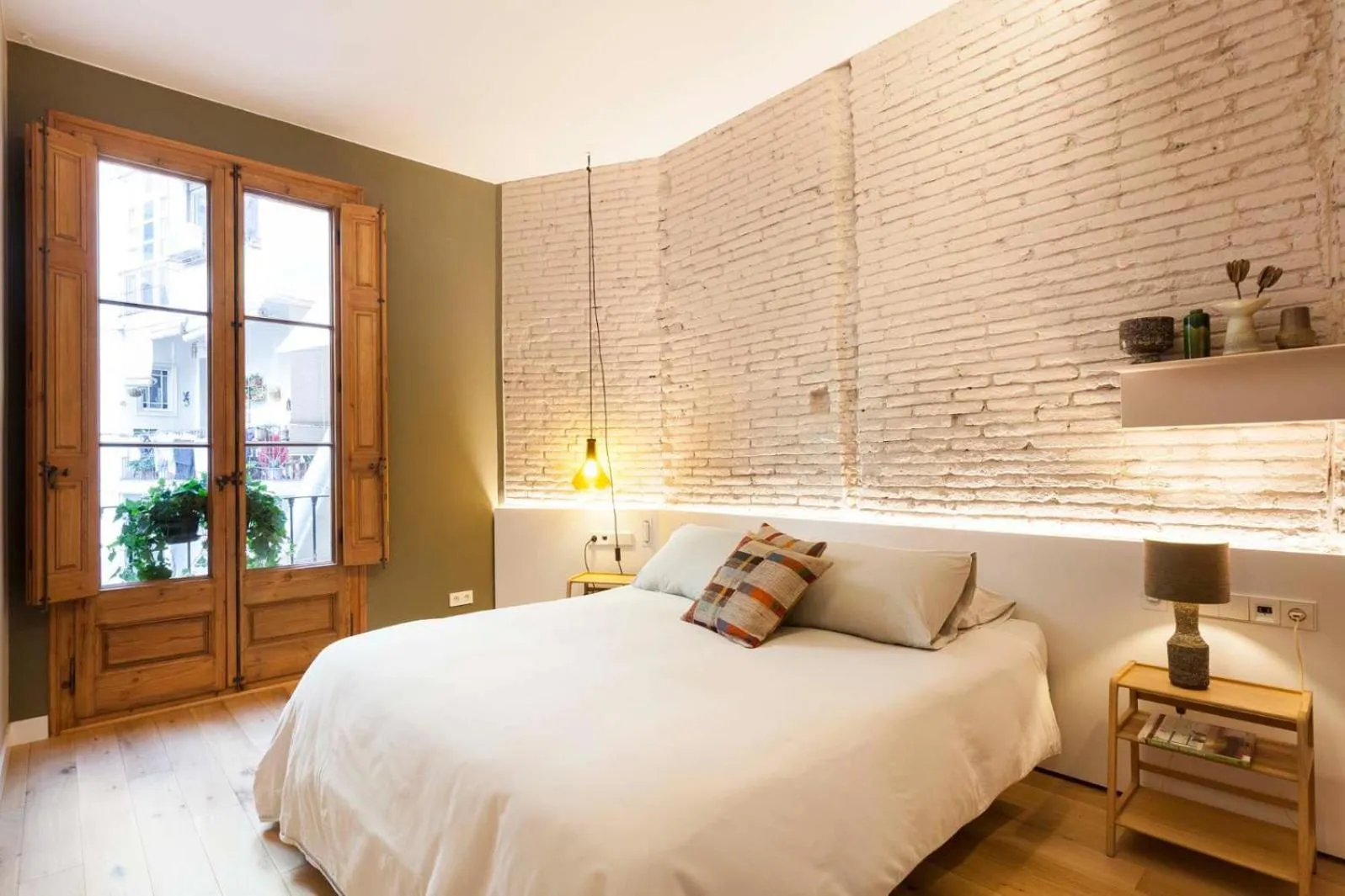 Bedroom, Bed in DestinationBCN Universitat Apartments