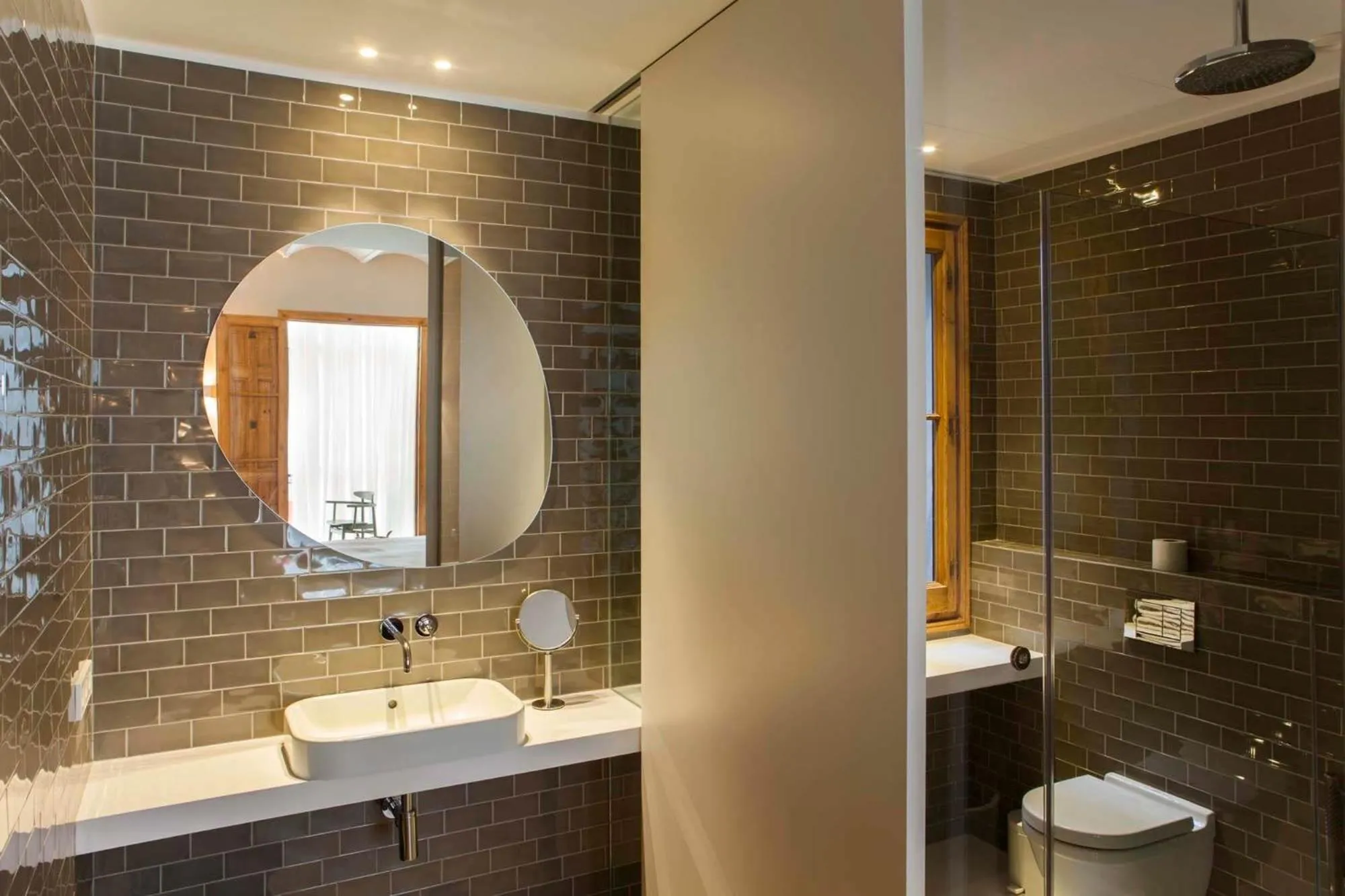 DestinationBCN Universitat Apartments