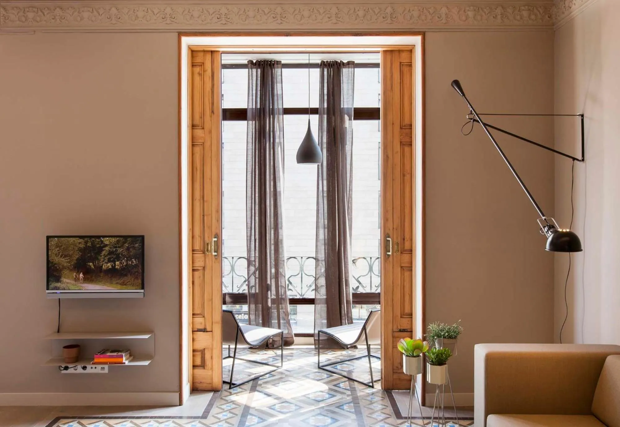 DestinationBCN Universitat Apartments