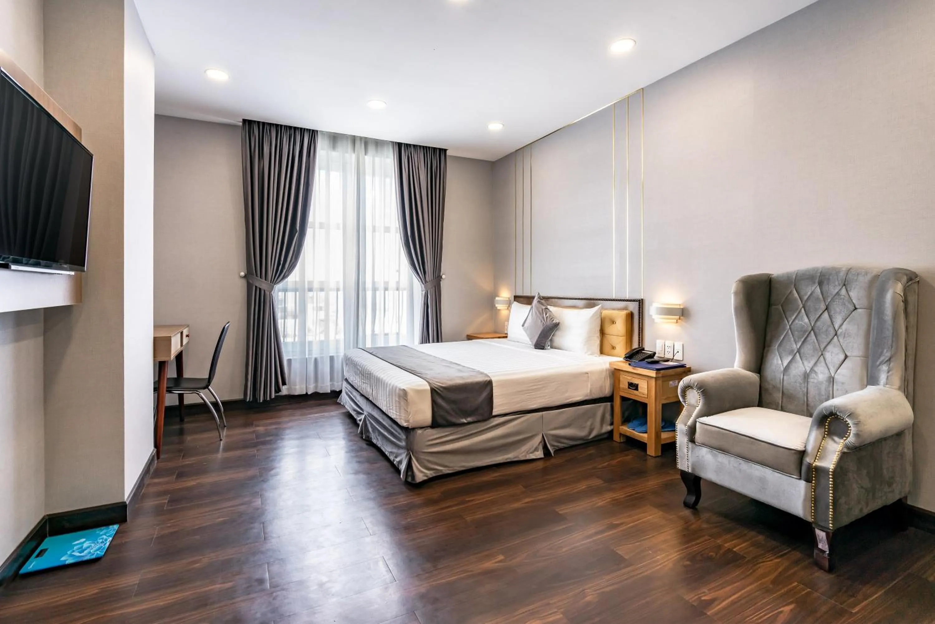 Bed in Emerald Central