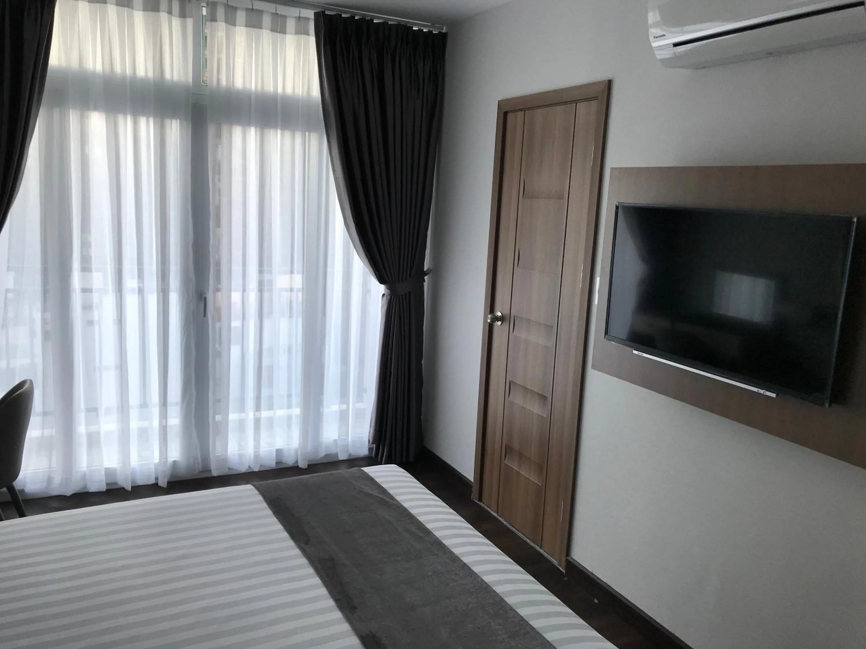 Bed in Emerald Central