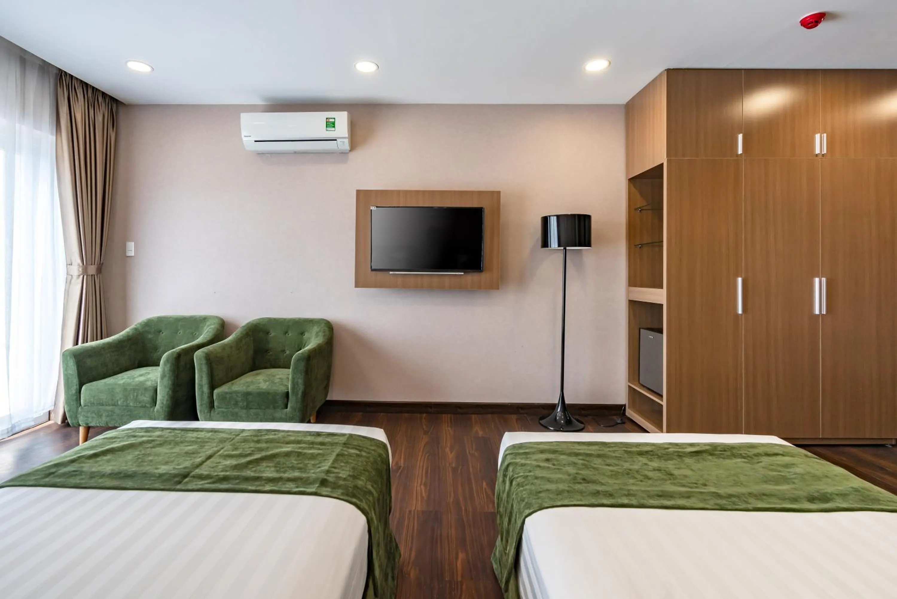 Bed in Emerald Central