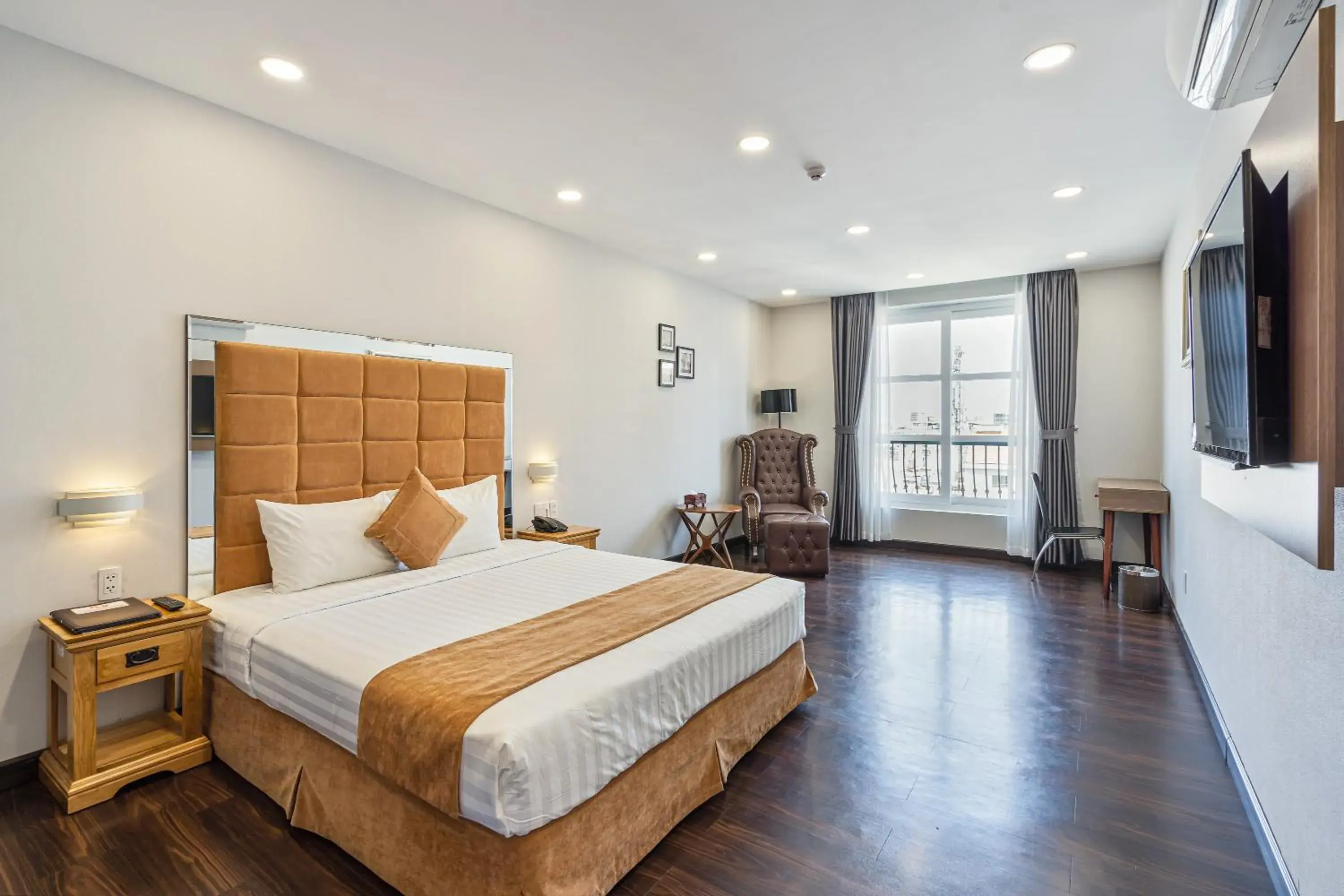 Deluxe Double Room in Emerald Central Deluxe Double Room in Emerald Central