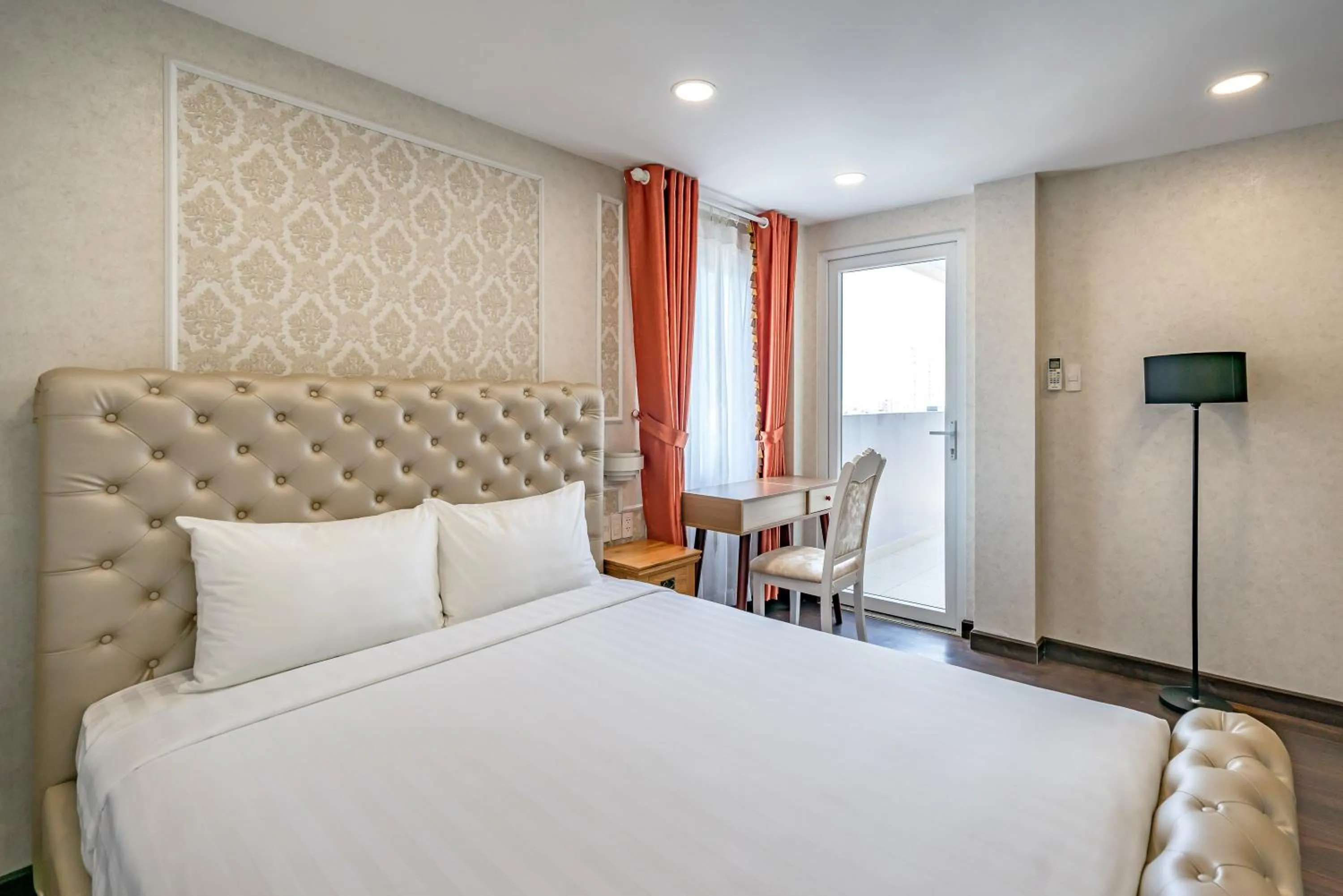 Bed in Emerald Central