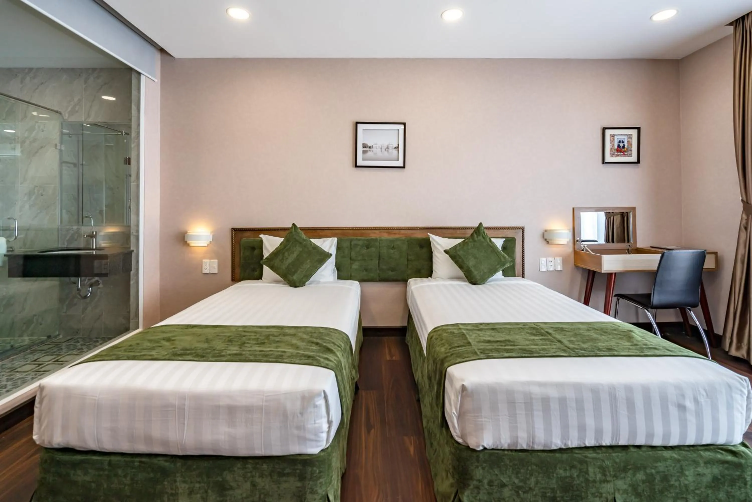 Bed in Emerald Central